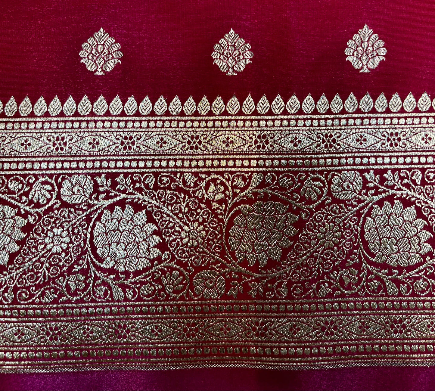 Dark Onion Pink Banaras Katan Silk Saree with Body Butti and Border Design b0434ds