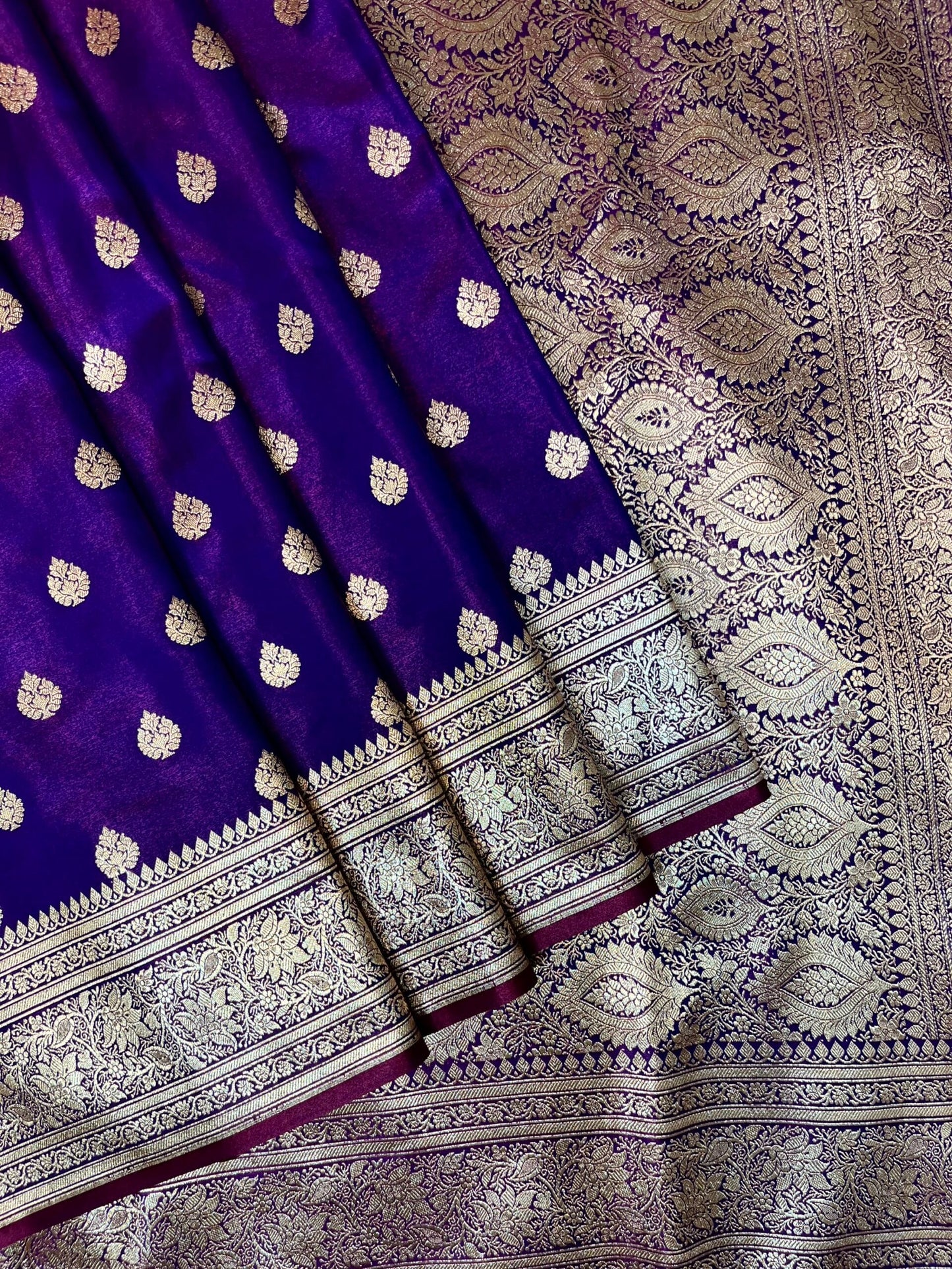 Royal Blue Banaras Katan Silk Saree with Body Butti and Border Design b0436ds