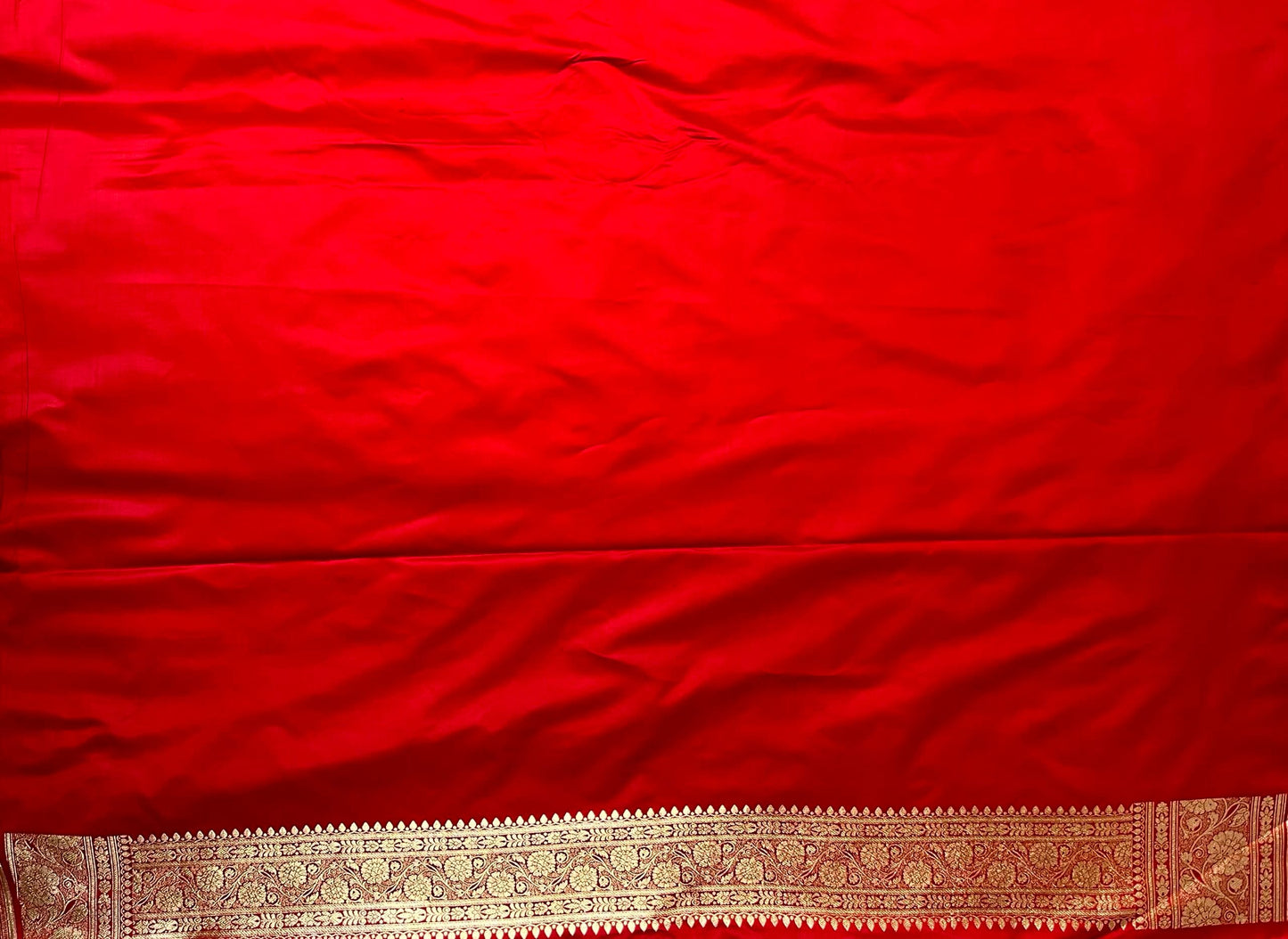 Red Banaras Katan Silk Saree with Body Butti and Border Design b0437ds