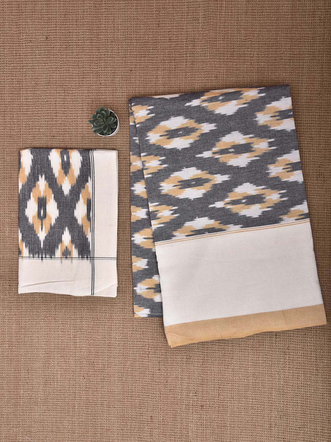 Grey and White Pochampally Ikat Cotton Handloom King Size Bedsheet with Buta Design 90 x 108 Inches with Pillow Covers bd0069