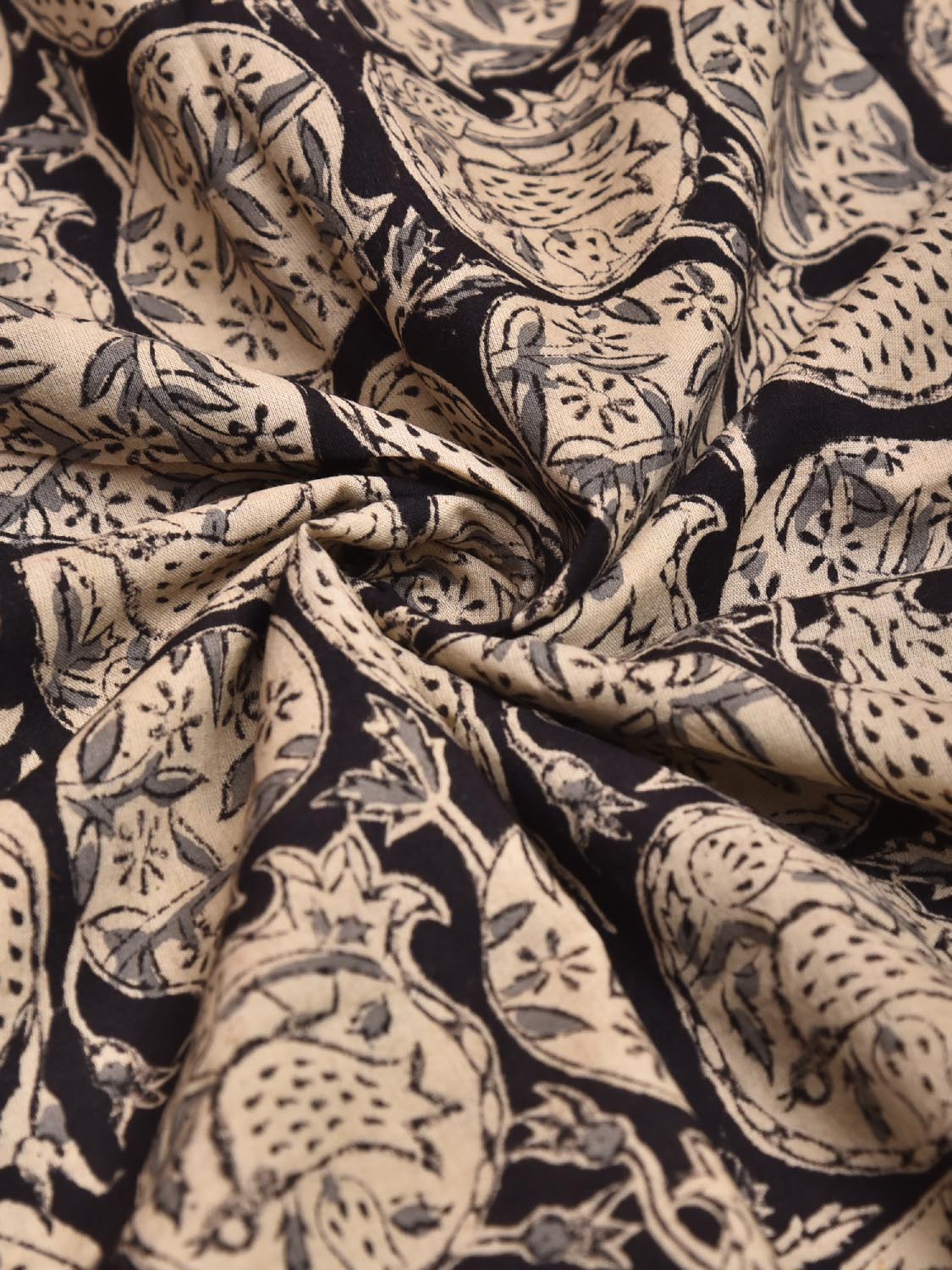 Black and Cream Kalamkari Block Print Cotton Blouse with Floral Buta Design 1.2mt Length 35 Inches Width BL0038
