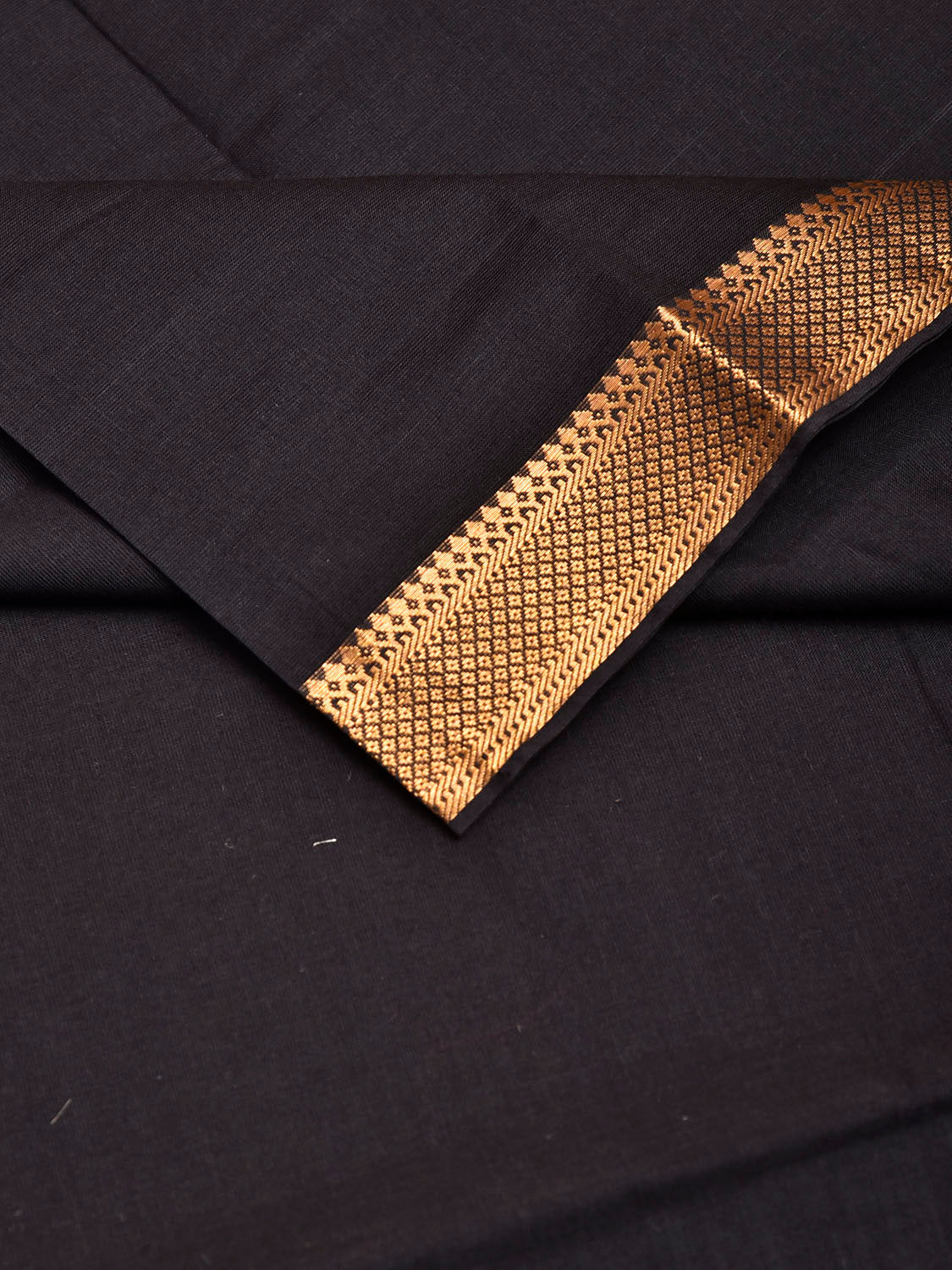Black Mangalgiri Cotton Blouse with Zari Border Design Length 1mt Width 44 Inches BL0195