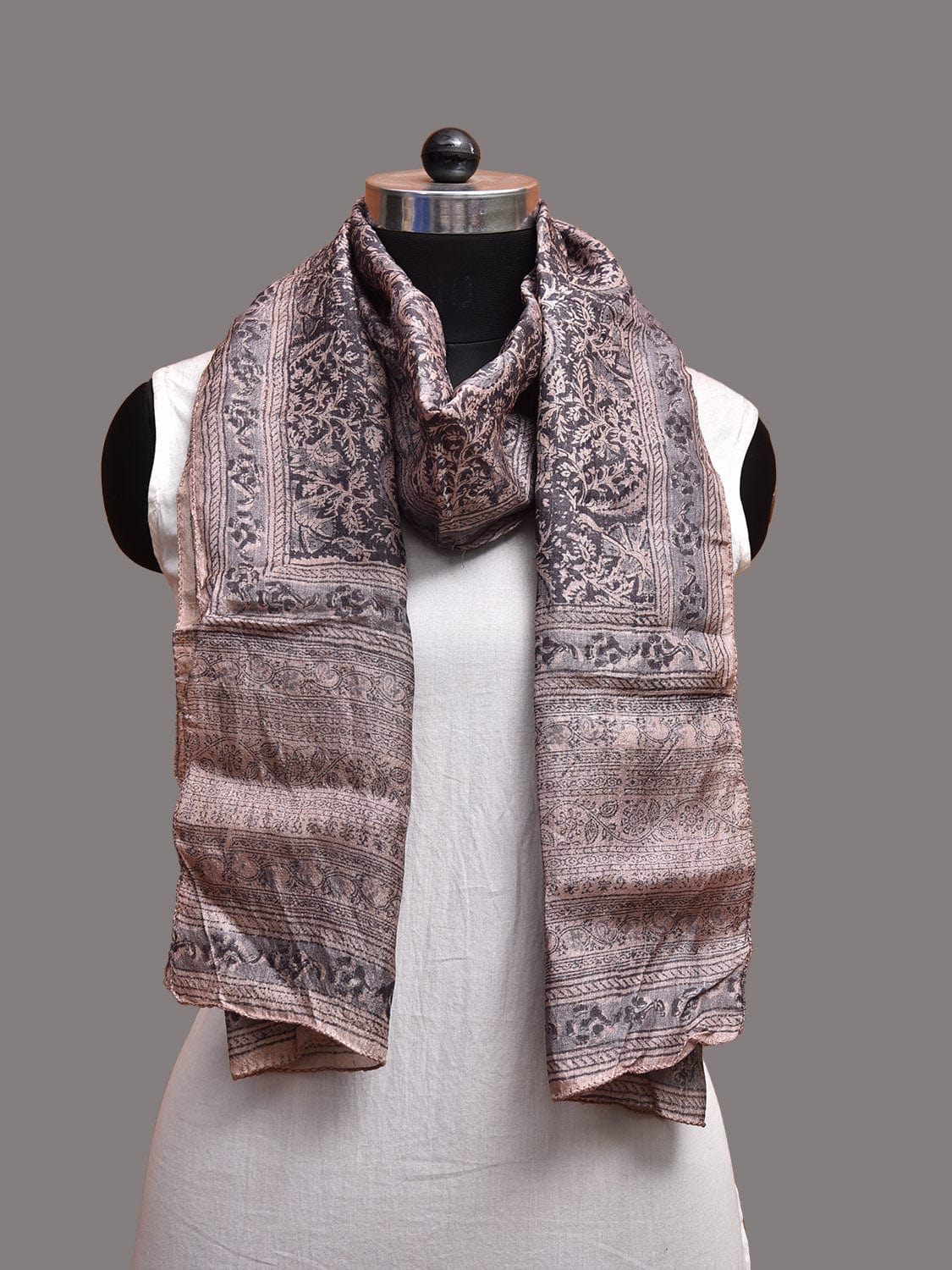 Black and Cream Kalamkari Block Print Tussar Stole with Floral Design ds3741