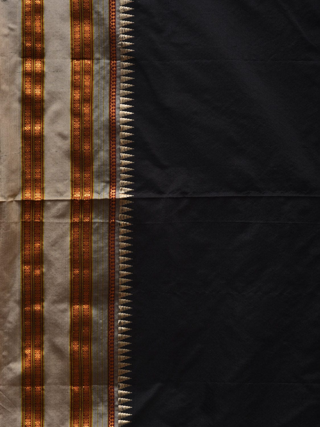 Black and Cream Narayanpet Silk Handloom Plain Saree with Traditional Border Design No Blouse np0579