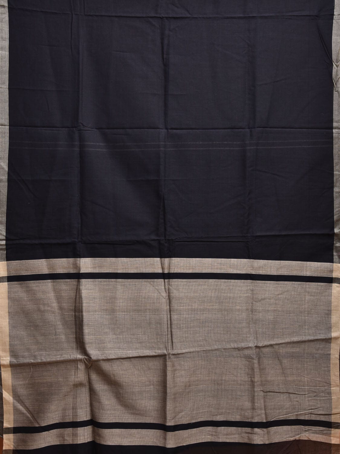 Black and Grey Cotton Plain Saree with Small Border and Contrast Pallu Design o0673
