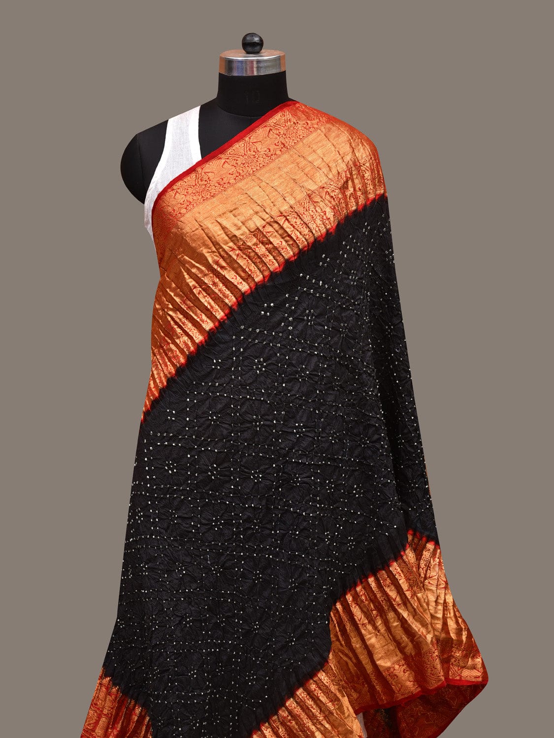 Black and Red Bandhani Kanchipuram Silk Handloom Dupatta with Border Design ds2695