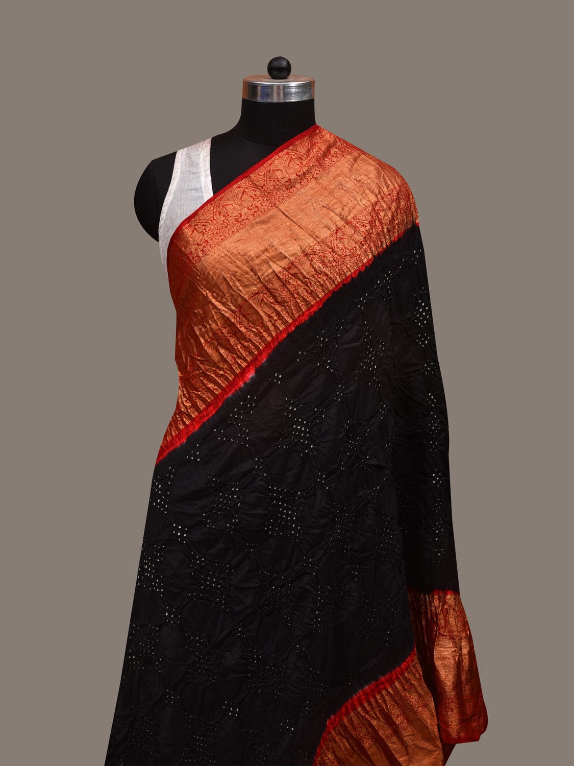 Black and Red Bandhani Kanchipuram Silk Handloom Dupatta with Border Design ds2951