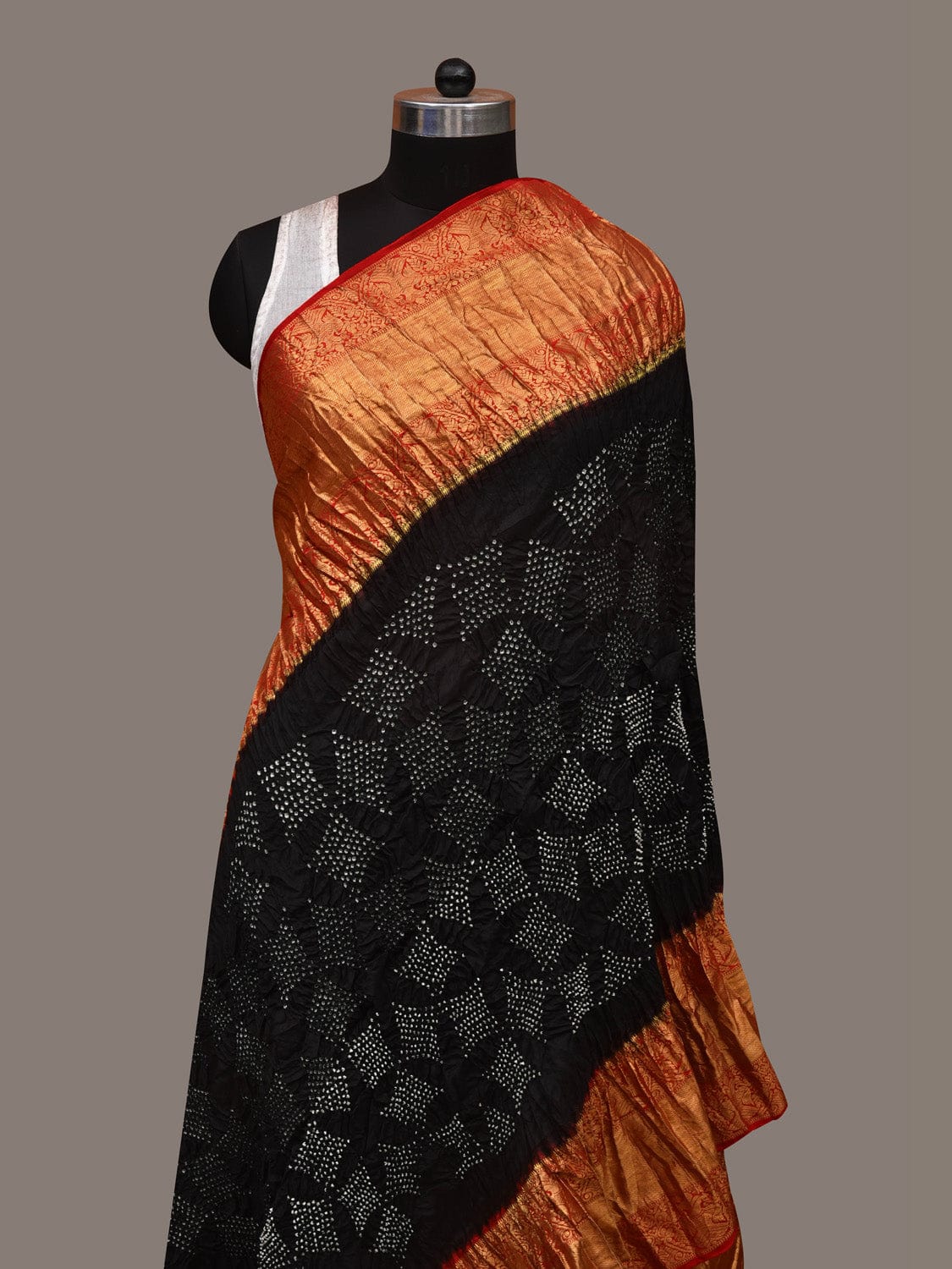 Black and Red Bandhani Kanchipuram Silk Handloom Dupatta with Border Design ds2963