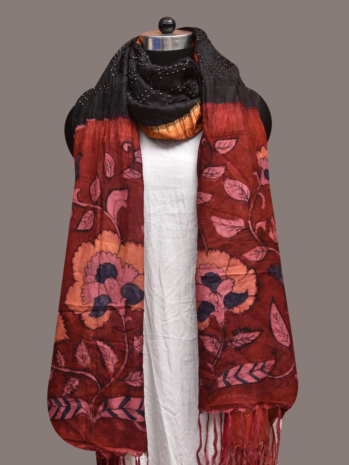 Black and Red Bandhani Kanchipuram Silk Handloom Dupatta with Kalamkari Design ds3571