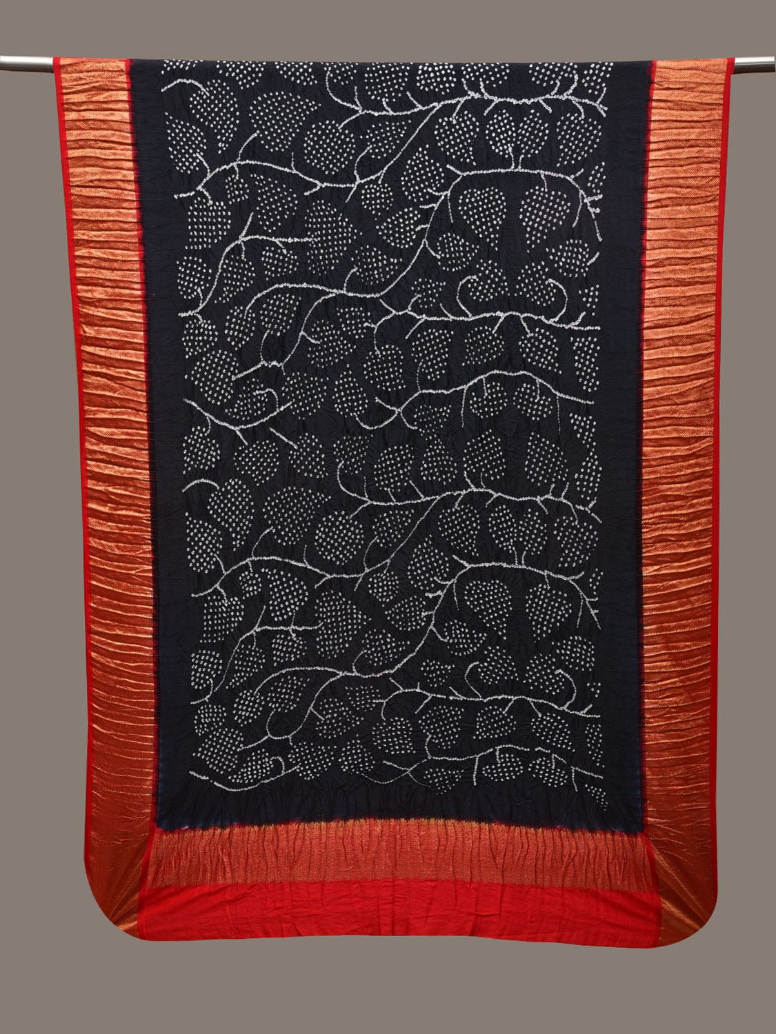 Black and Red Bandhani Kanchipuram Silk Handloom Dupatta with Leaves Design ds2849