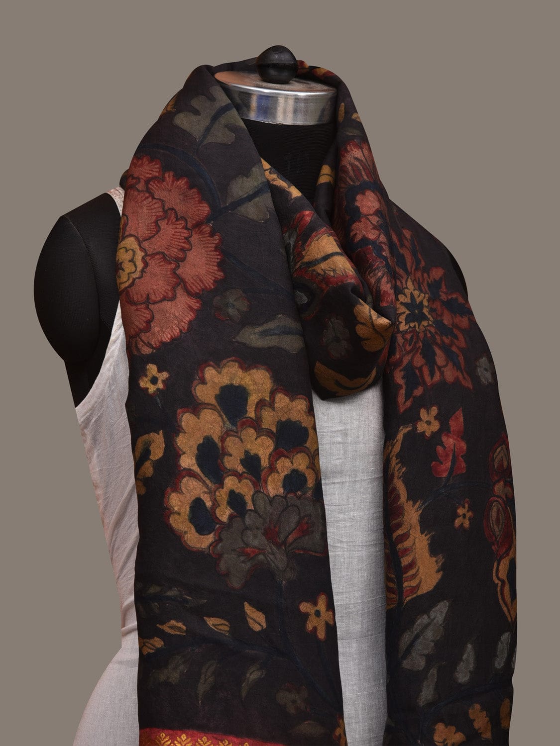 Black and Red Kalamkari Hand Painted Kanchipuram Silk Handloom Dupatta with Big Floral Design ds2954