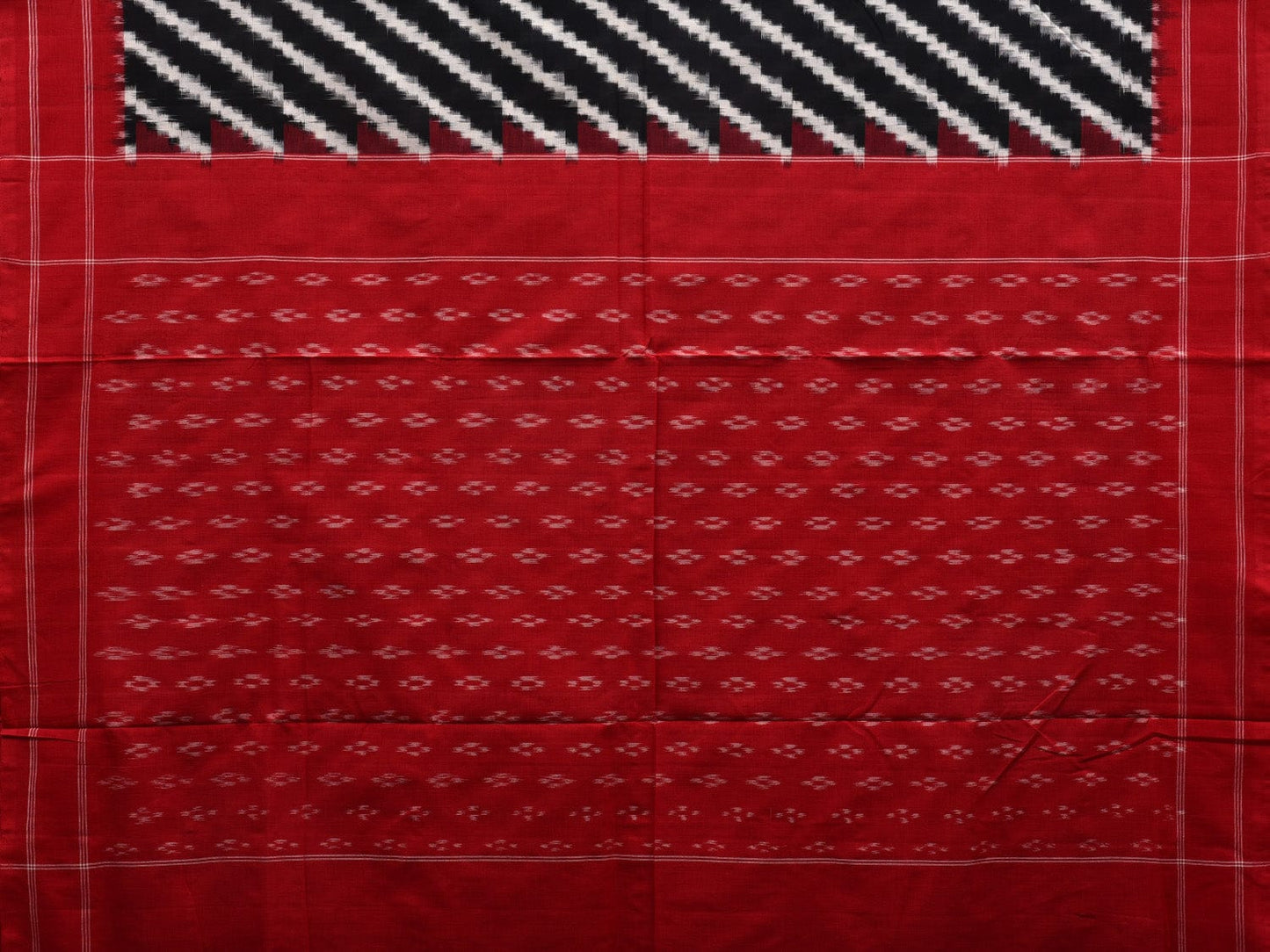 Black and Red Pochampally Ikat Cotton Handloom Saree with Diagonal Design i0671