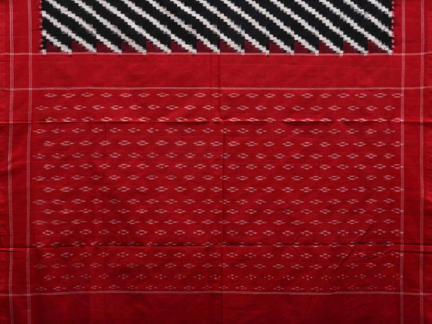 Black and Red Pochampally Ikat Cotton Handloom Saree with Diagonal Design i0671