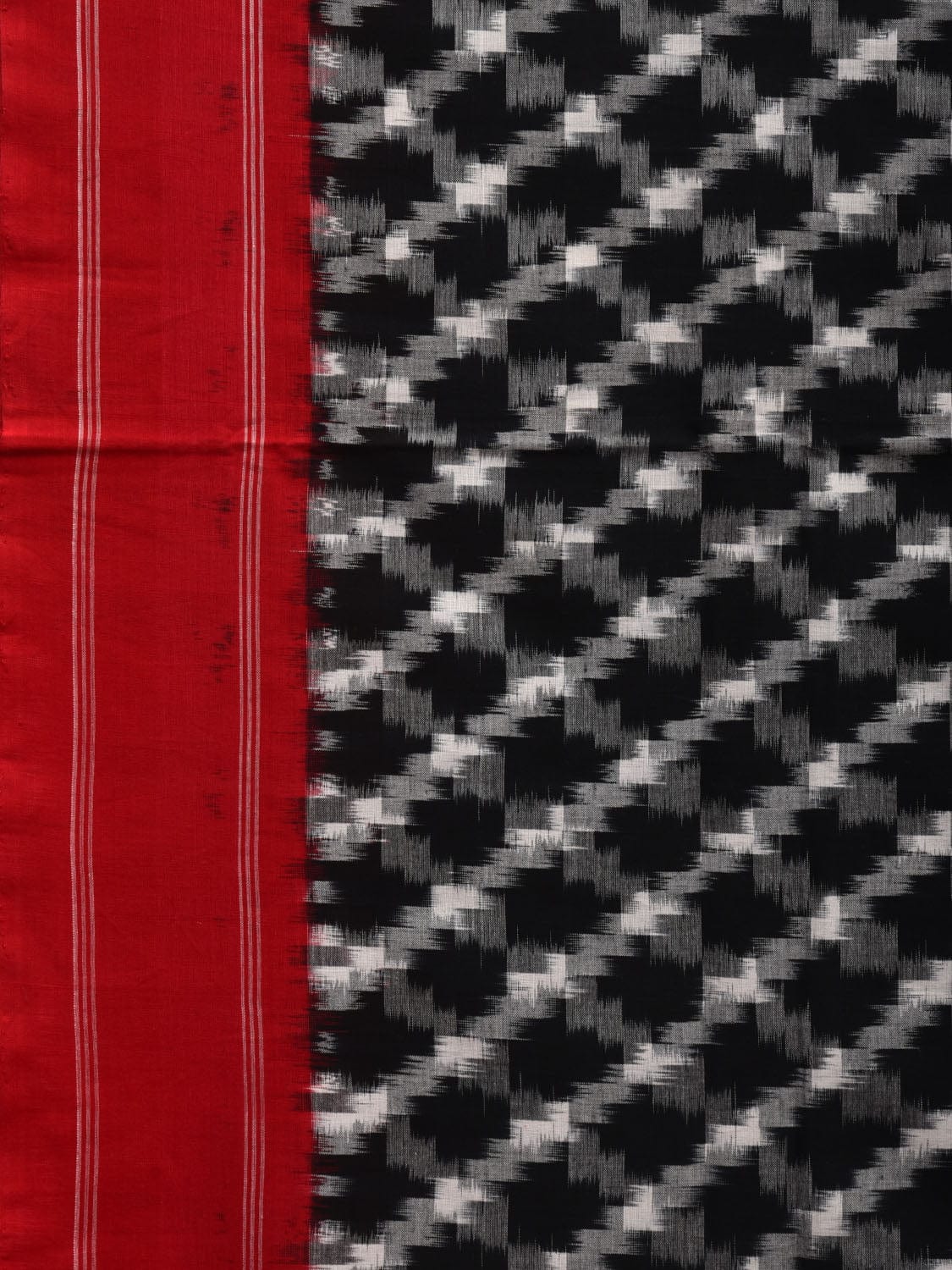 Black and Red Pochampally Ikat Cotton Handloom Saree with Grill Design i0674