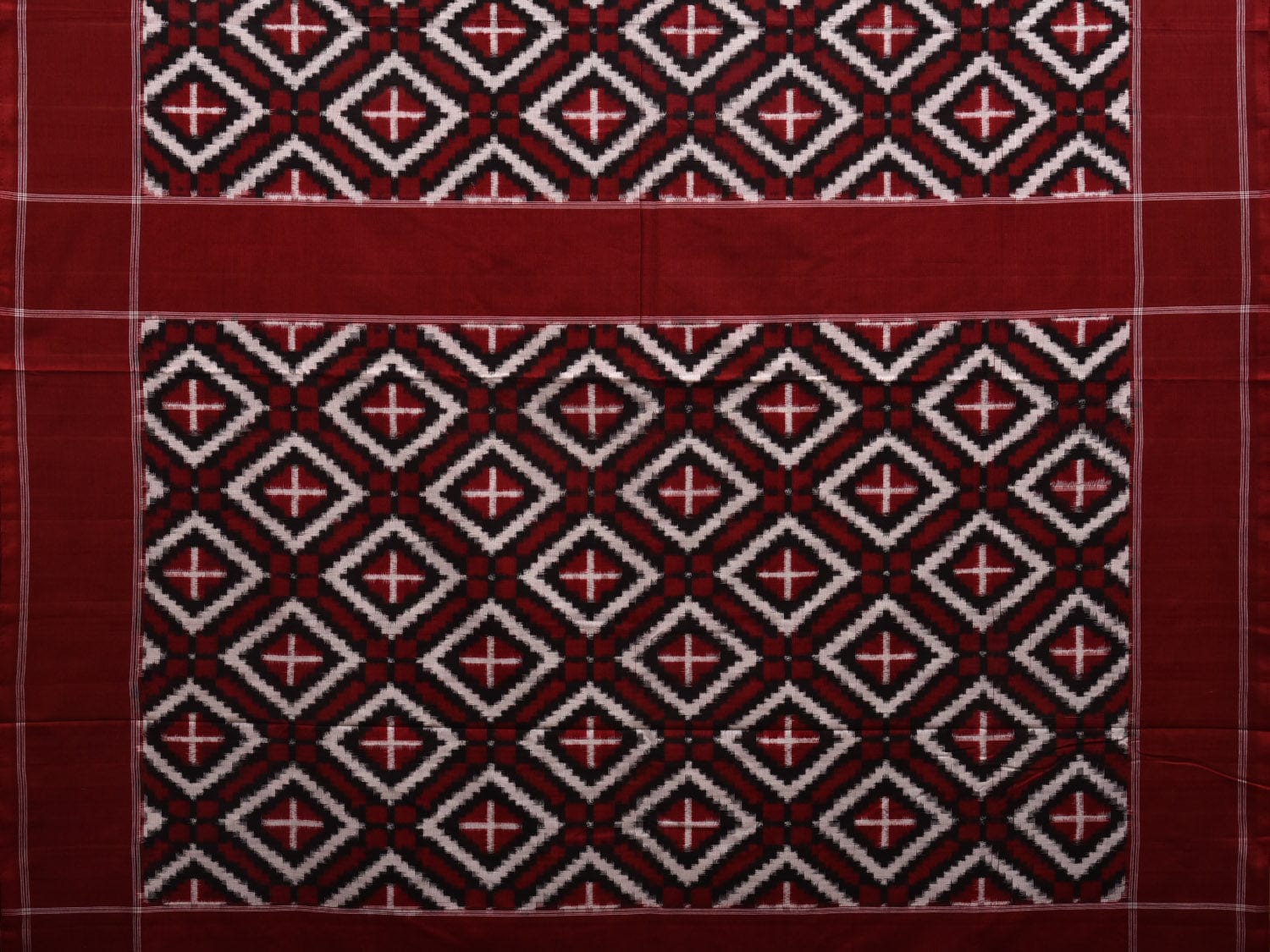 Black and Red Pochampally Ikat Cotton Handloom Saree with Telia Design i0672