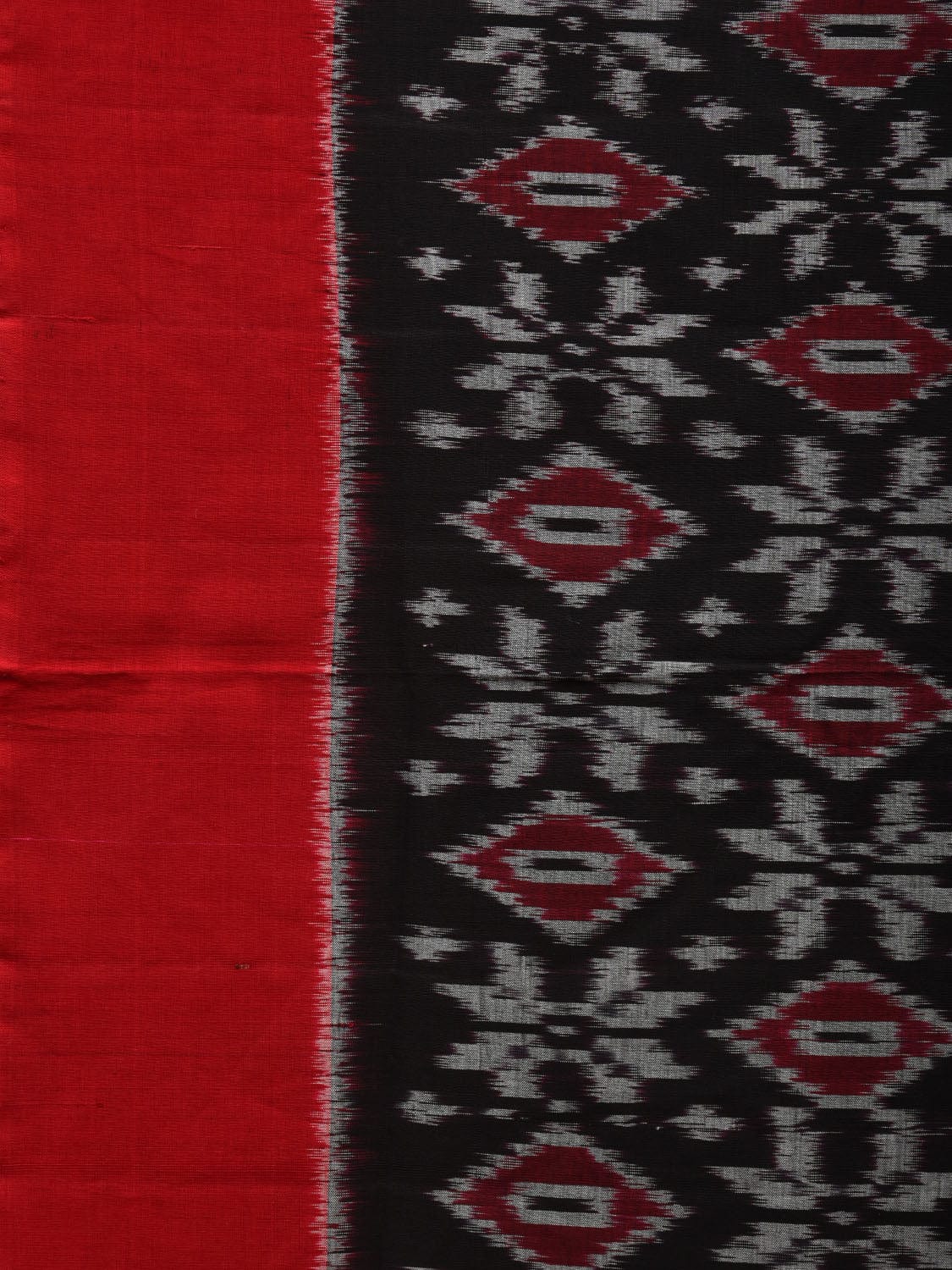 Black and Red Pochampally Ikat Cotton Handloom Saree with Telia Design i0689