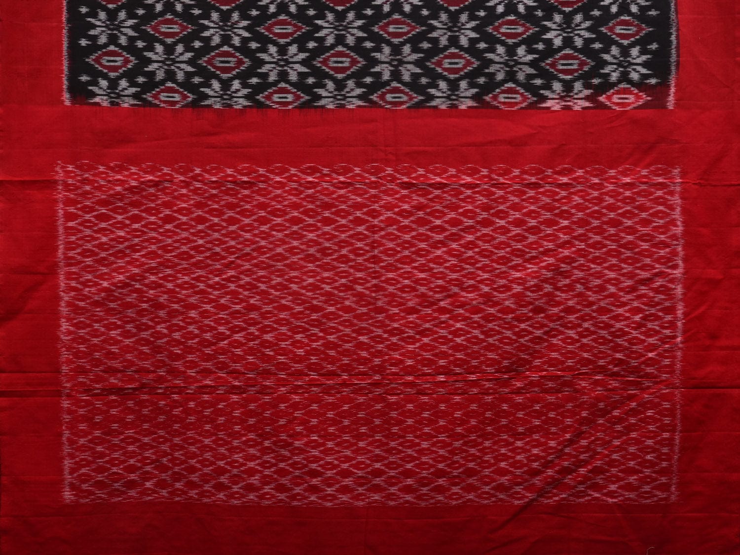 Black and Red Pochampally Ikat Cotton Handloom Saree with Telia Design i0689