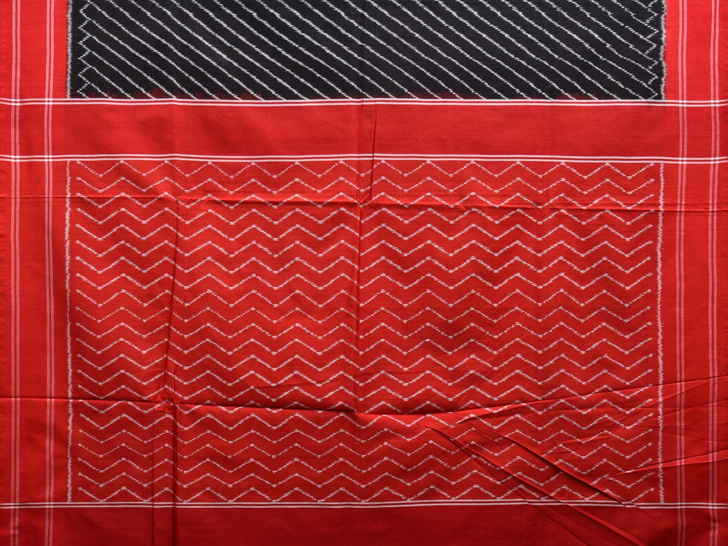 Black and Red Pochampally Ikat Silk Handloom Saree with Diagonal Design i0702