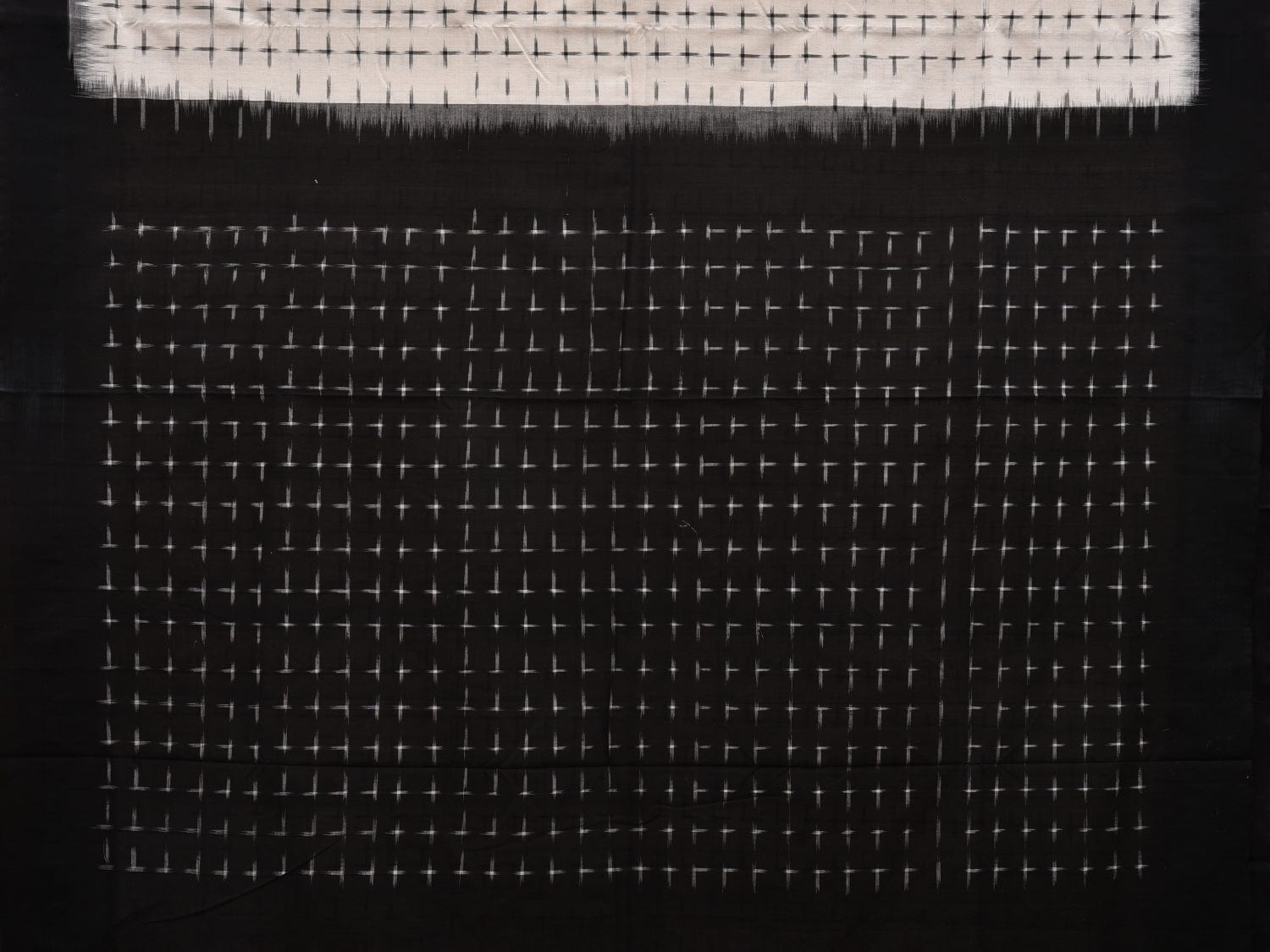 Black and White Pochampally Ikat Cotton Handloom Saree with Plus Buta Design i0661