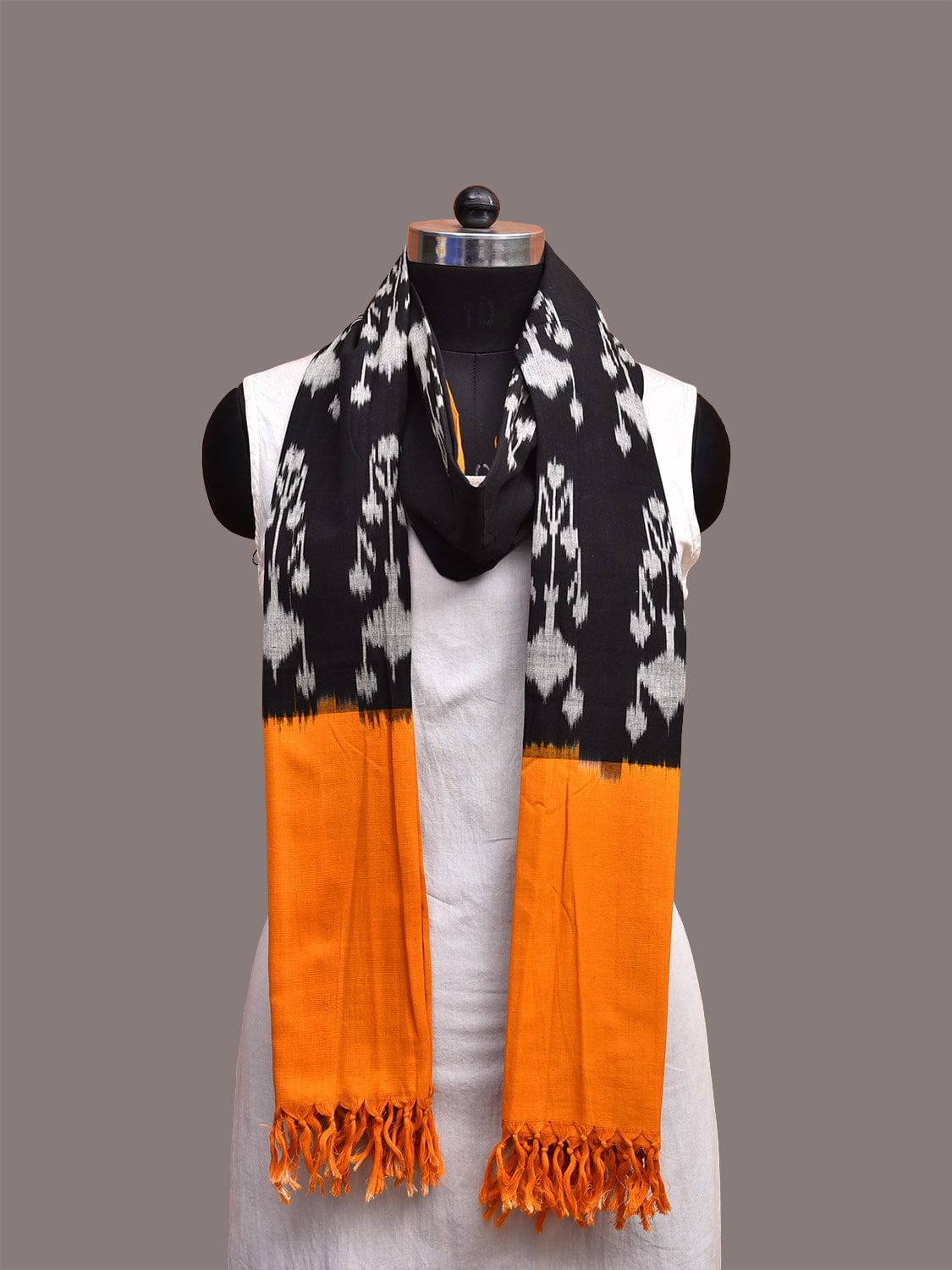 Black and Yellow Pochampally Ikat Cotton Handloom Dupatta with Big Buta Design ds3651