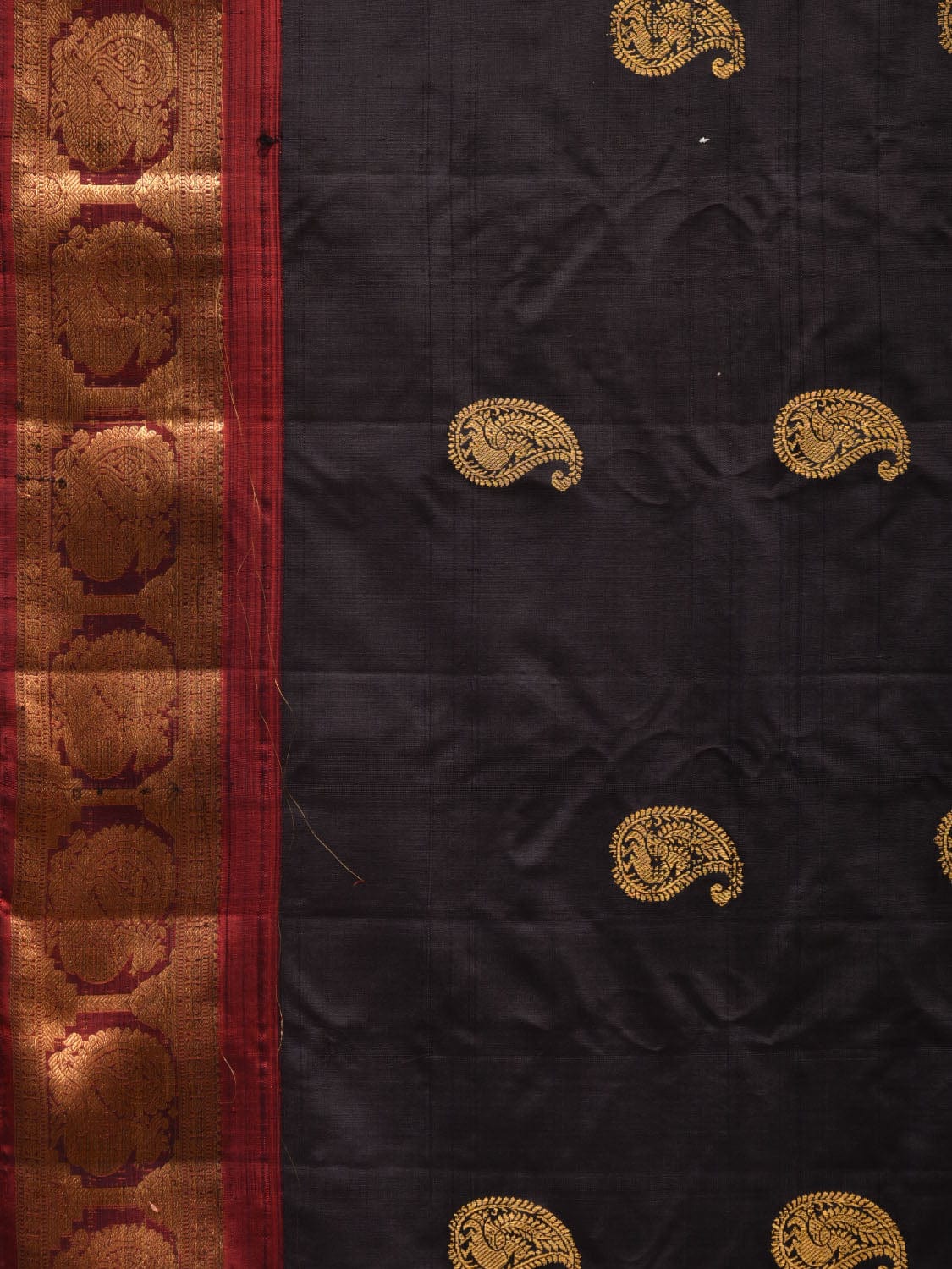 Black Gadwal Silk Handloom Saree with Mango Buta Design g0294