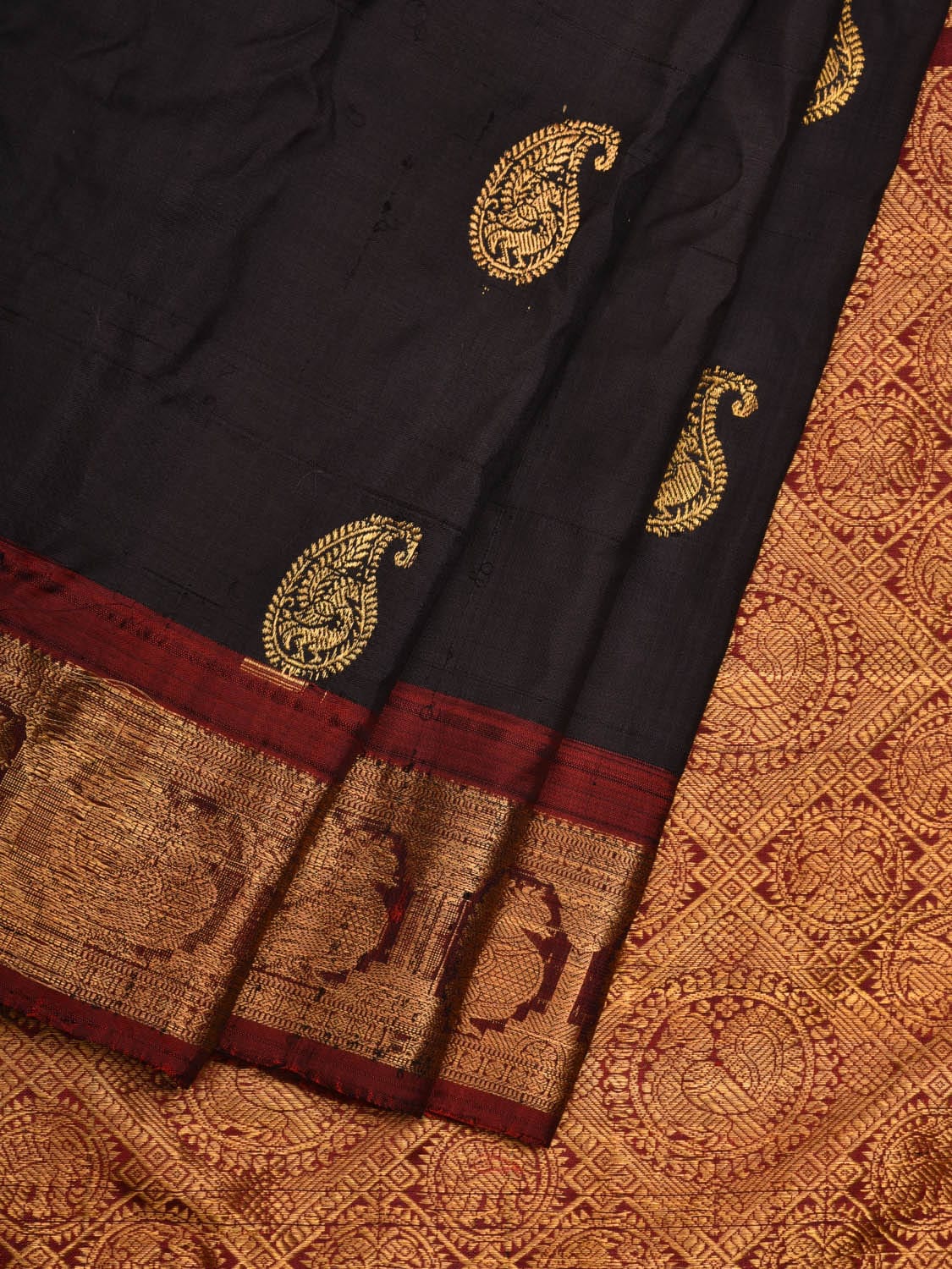 Black Gadwal Silk Handloom Saree with Mango Buta Design g0294