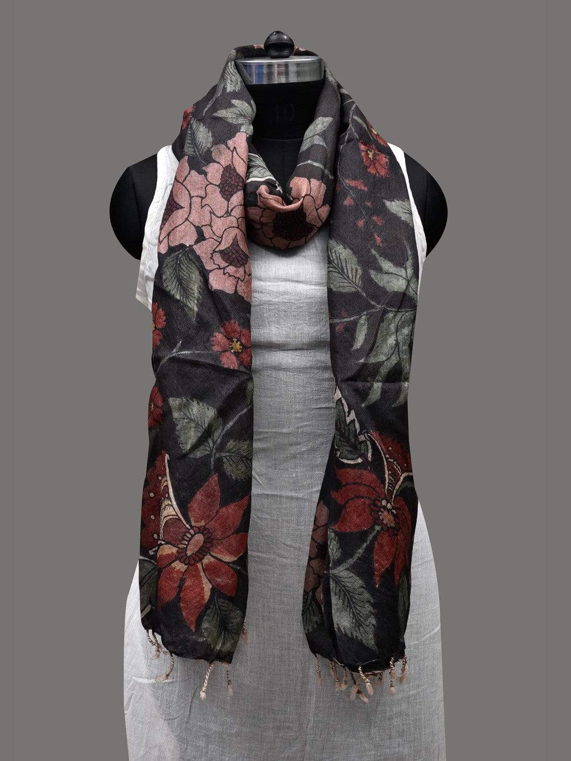 Black Kalamkari Hand Painted Tussar Handloom Dupatta with Floral Design ds2406