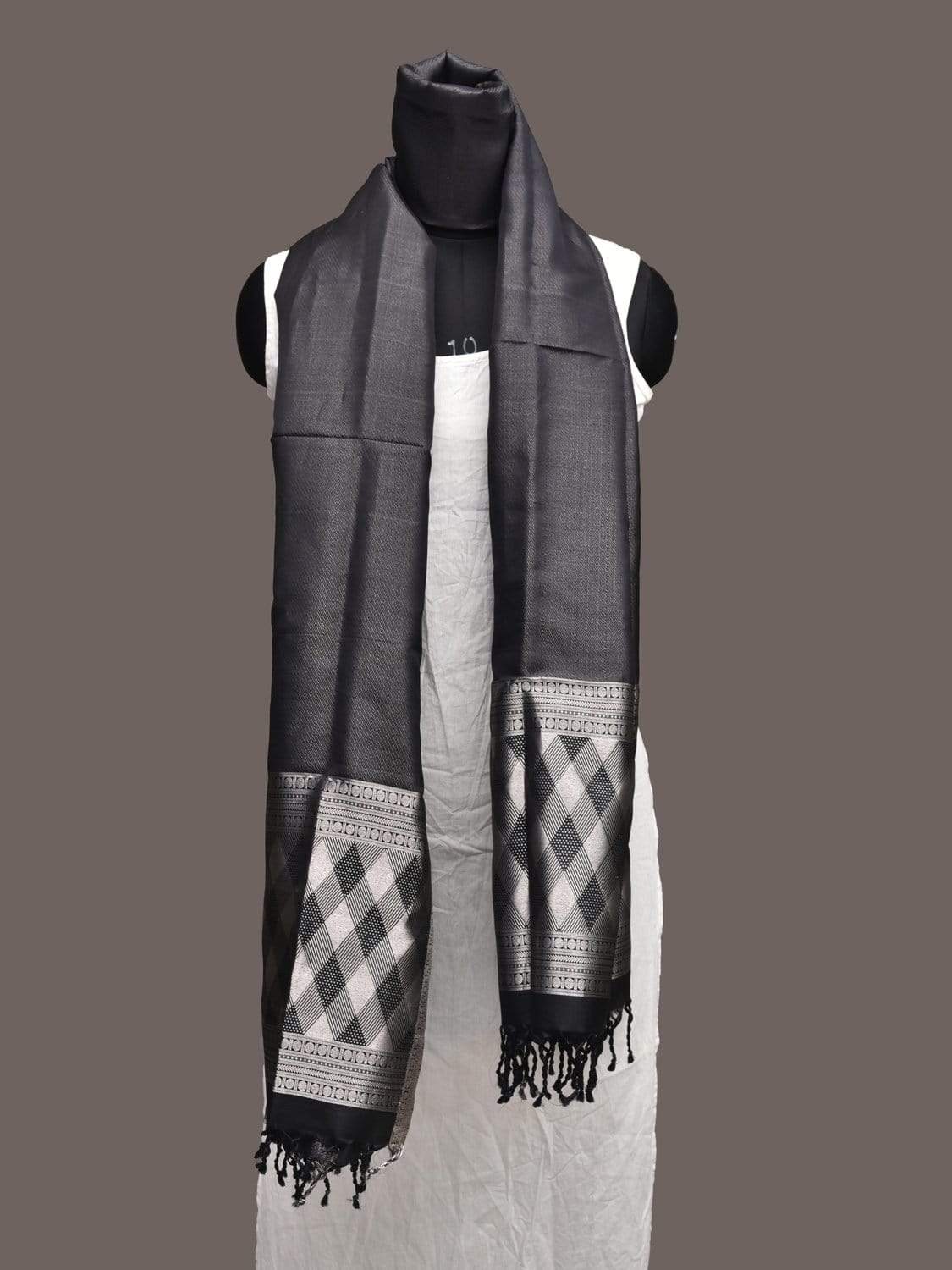 Black Kanchipuram Silk Handloom Dupatta with Doby Border Design ds2254