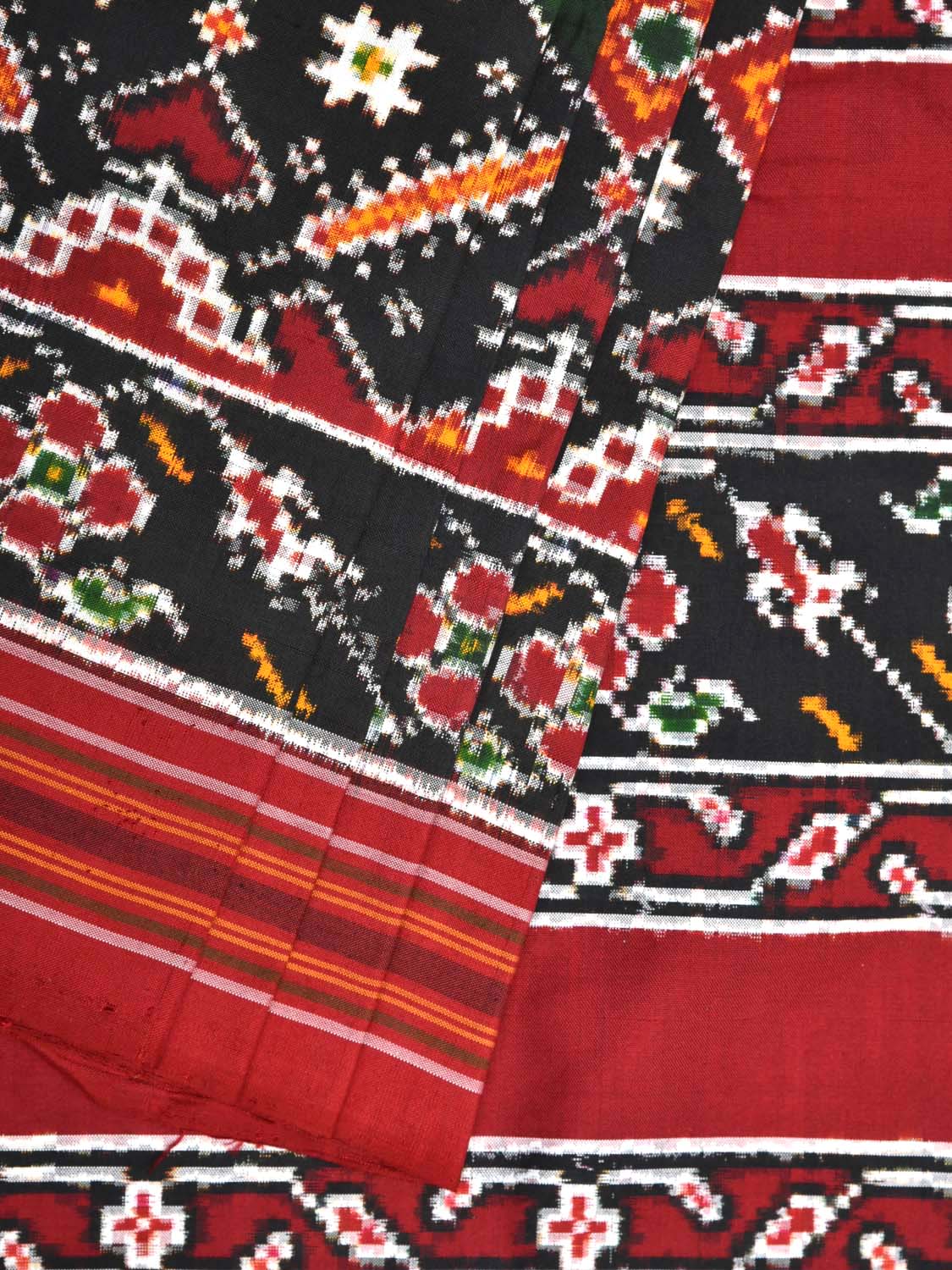 Black Pochampally Double Ikat Silk Handloom Saree with Panpatola Design i0580