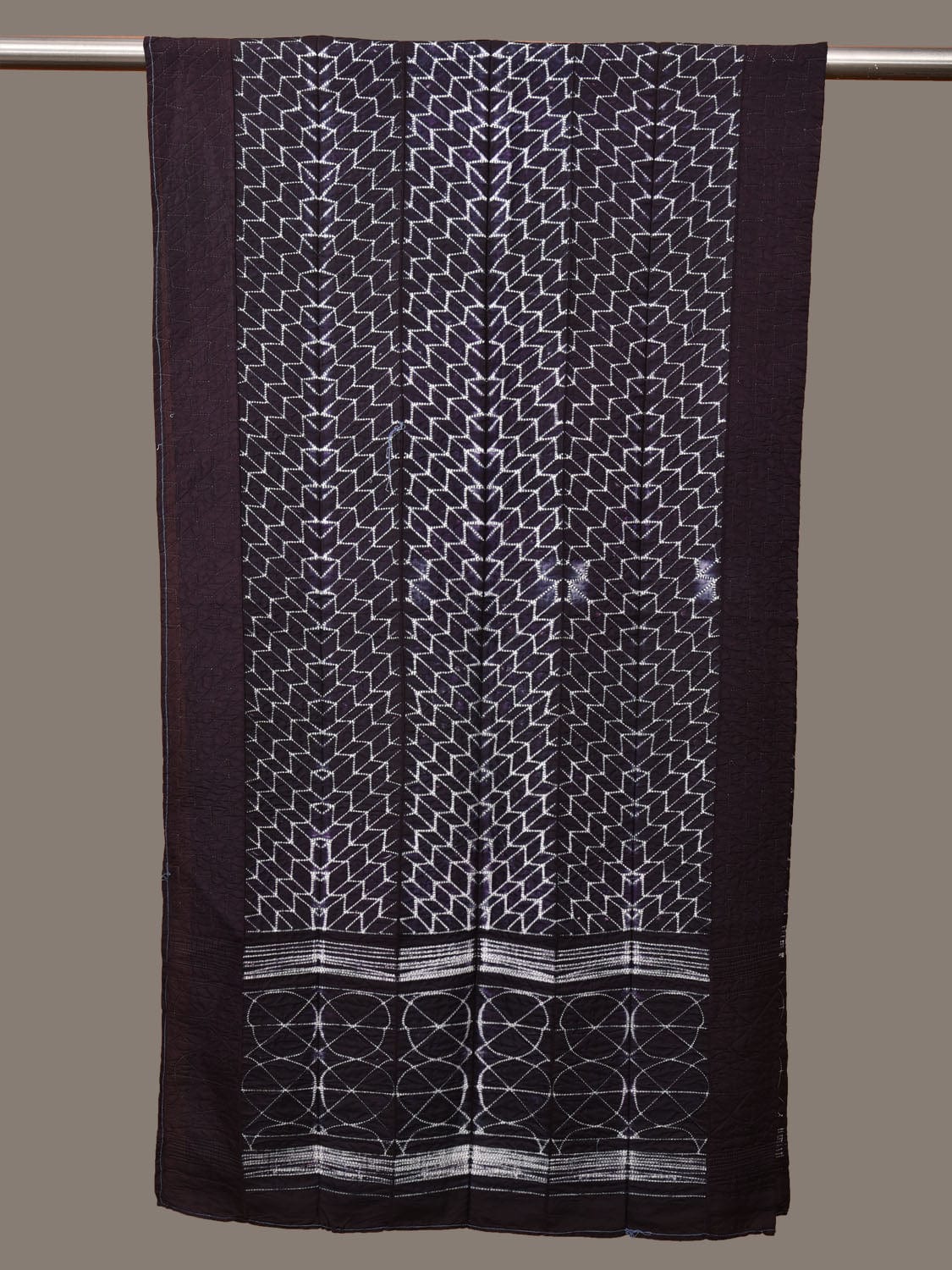 Black Shibori Silk Handloom Stole with Zig-Zag Design ds3157