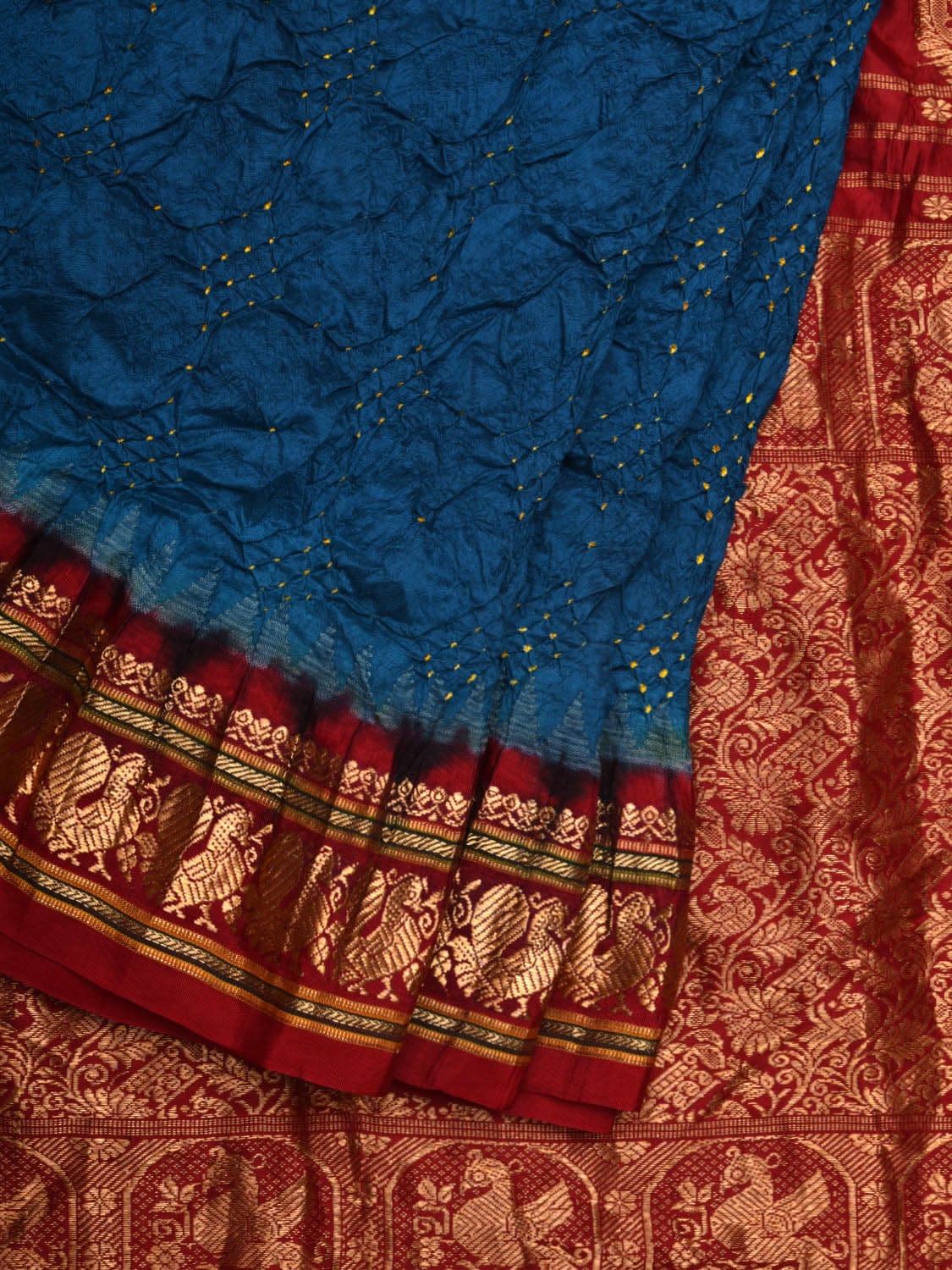 Blue and Red Bandhani Gadwal Silk Handloom Saree with Border and Pallu Design bn0359