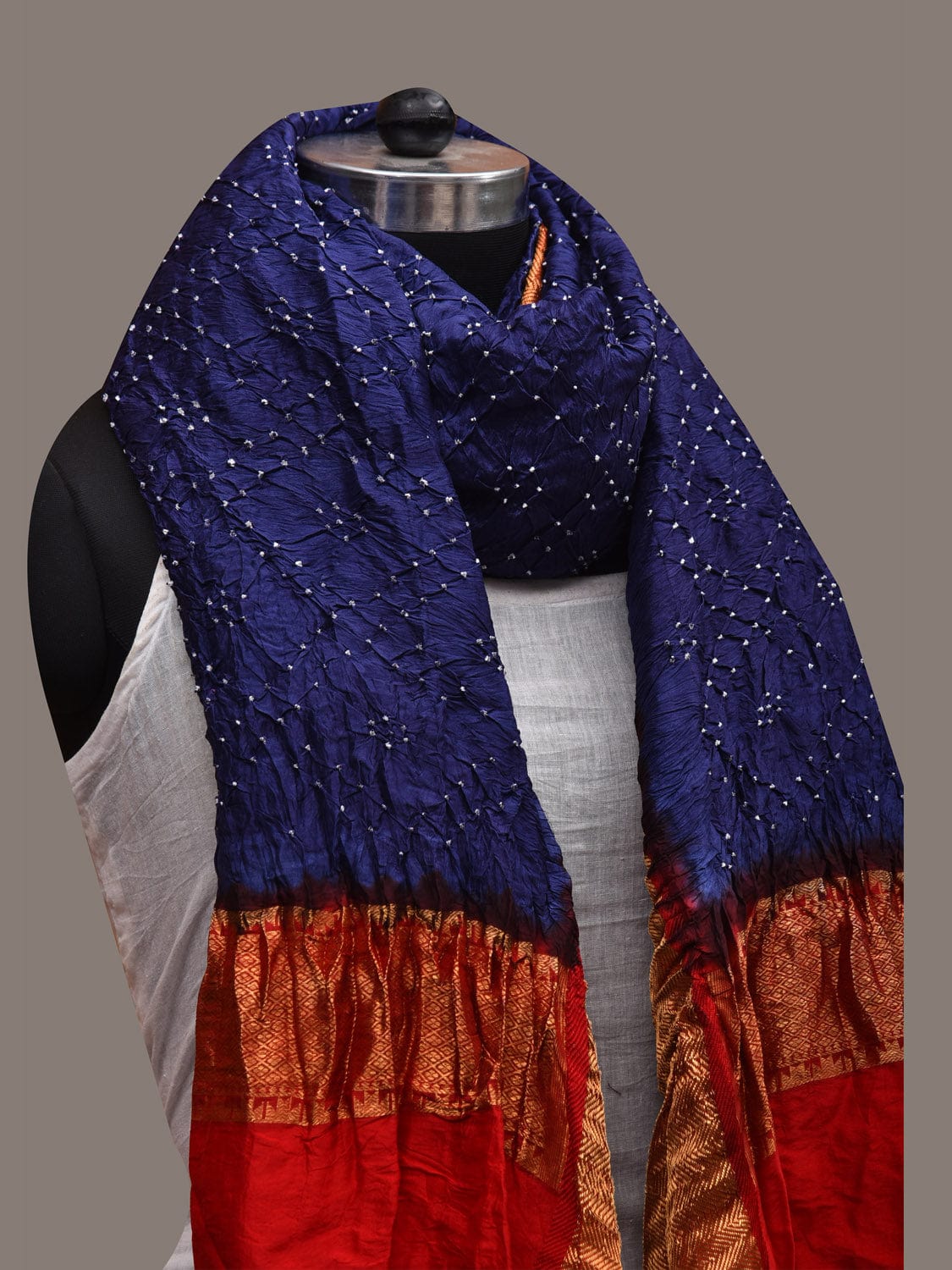 Blue and Red Bandhani Kanchipuram Silk Handloom Dupatta with Border Design ds2766