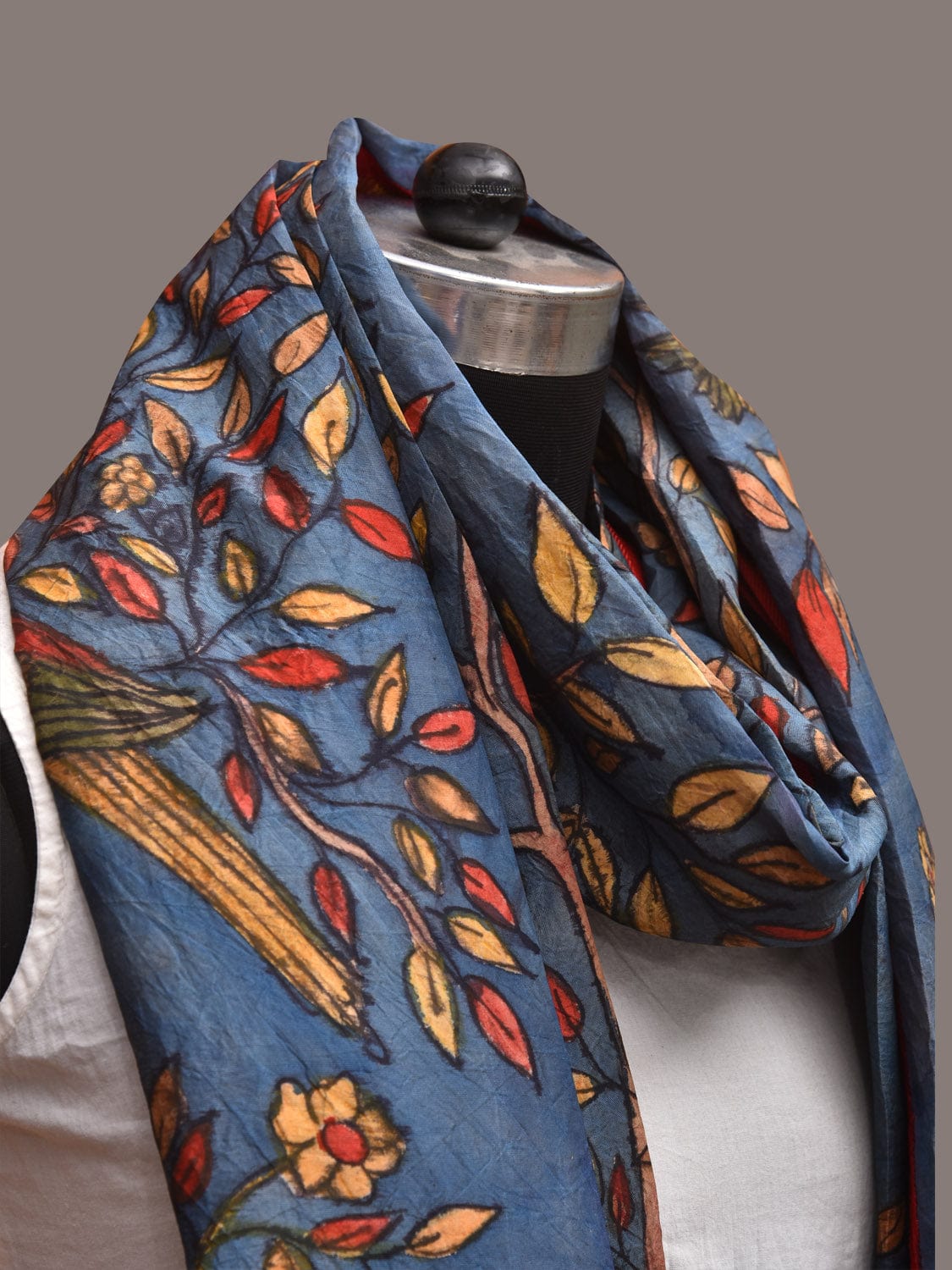 Blue and Red Kalamkari Hand Painted Kanchipuram Silk Handloom Dupatta with Birds and Floral Design ds3572