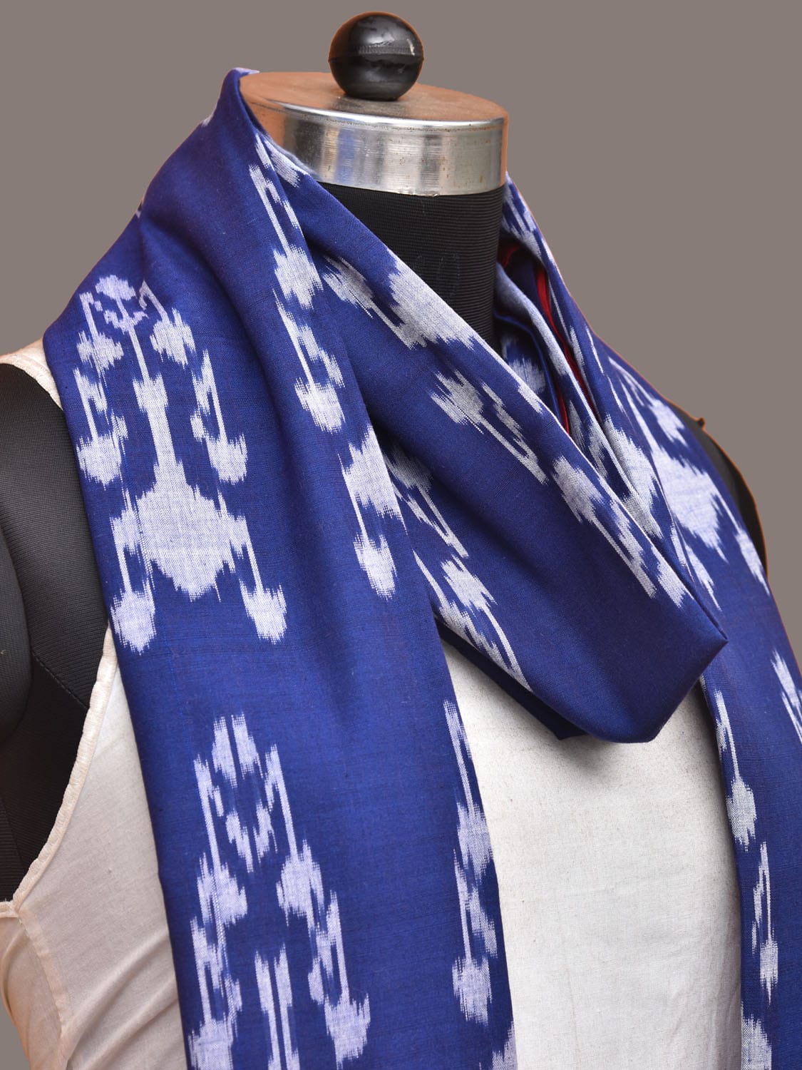 Blue and Red Pochampally Ikat Cotton Handloom Dupatta ds1558