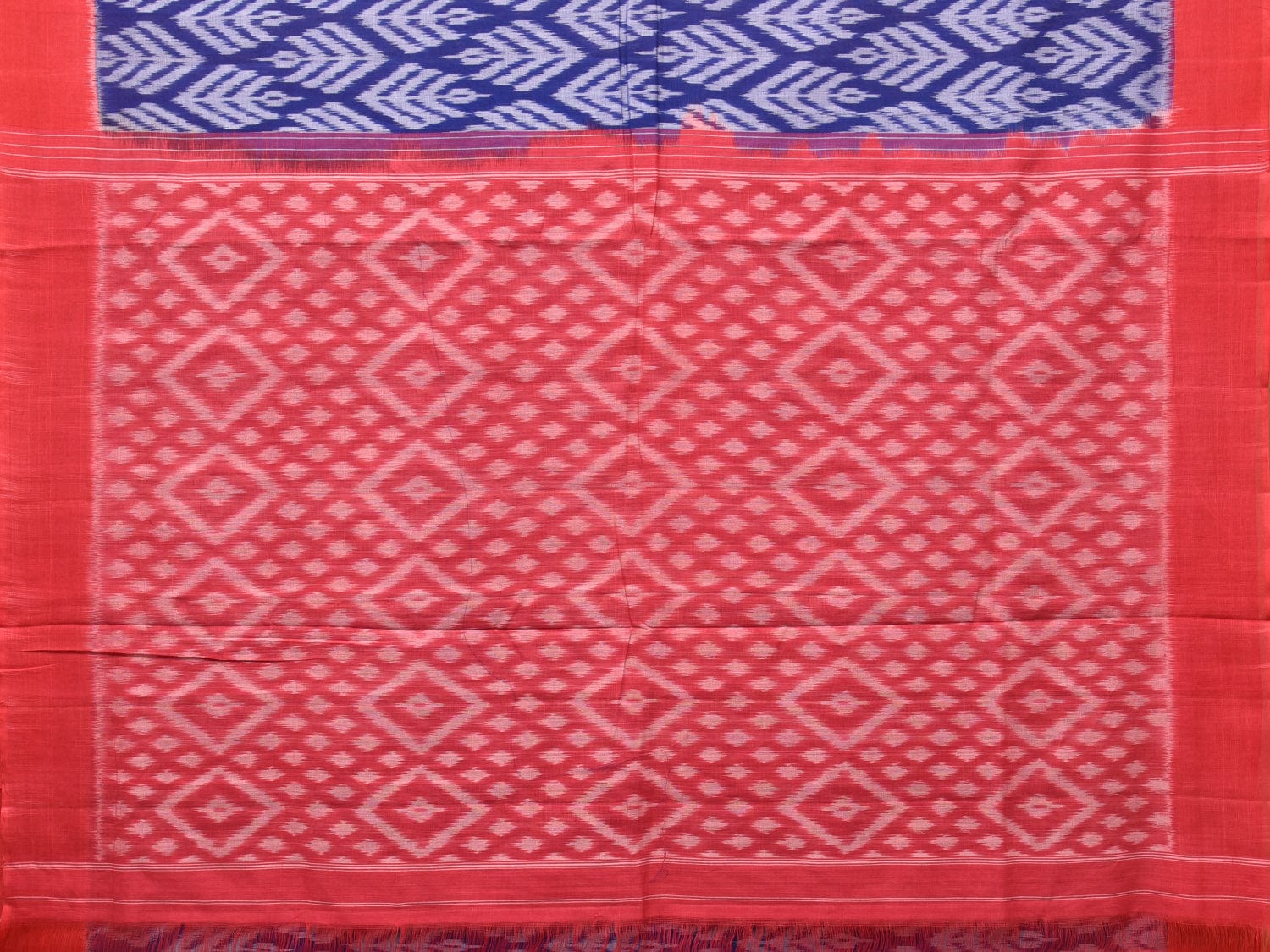 Blue and Red Pochampally Ikat Cotton Handloom Saree with All Over Design i0788