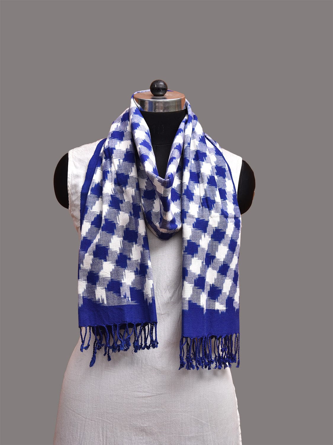 Blue and White Double Ikat Cotton Handloom Stole with Grill Design ds3742