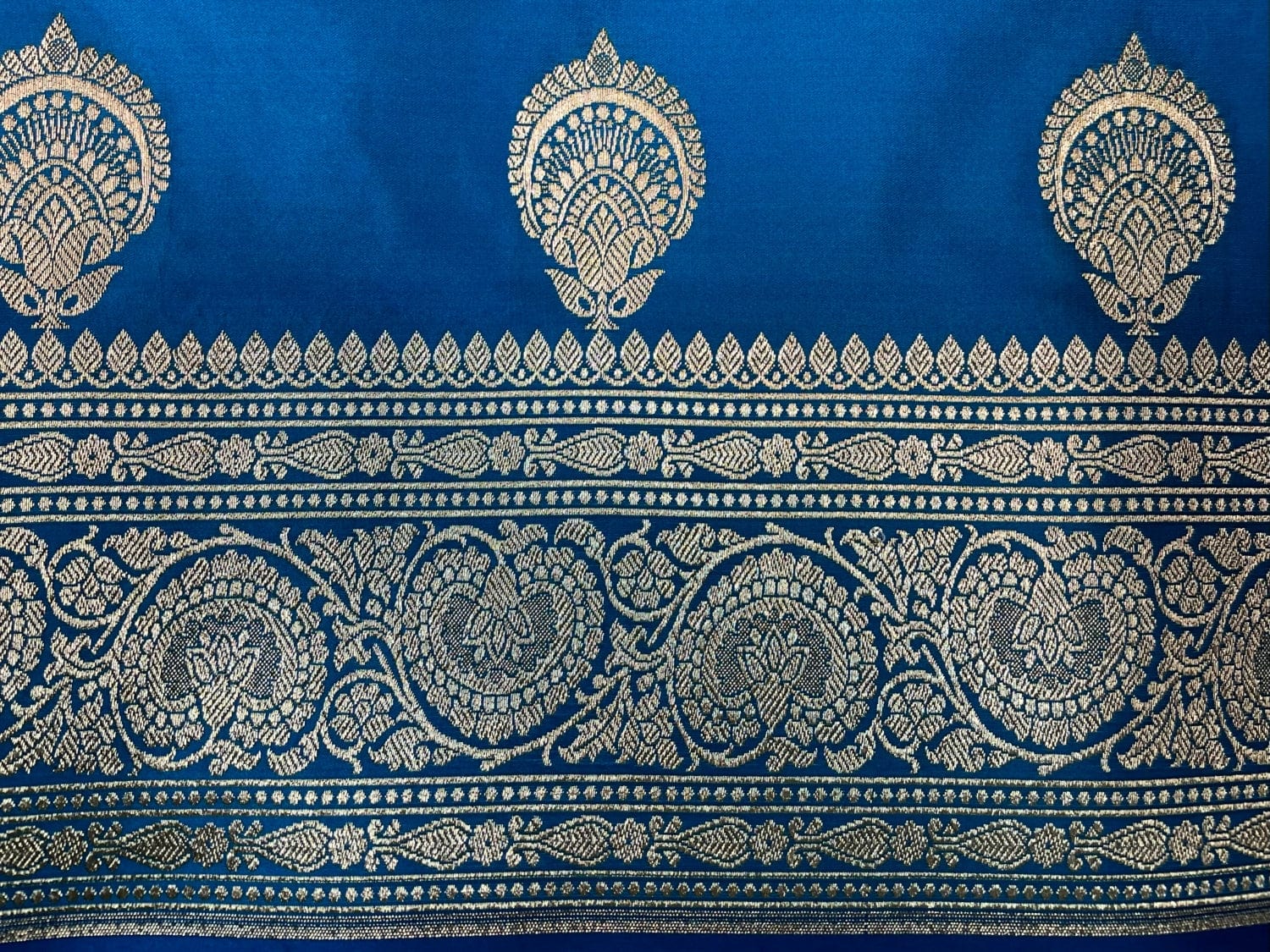 Blue Banaras Katan Silk Saree with Body Butti and Border Design b0403ds