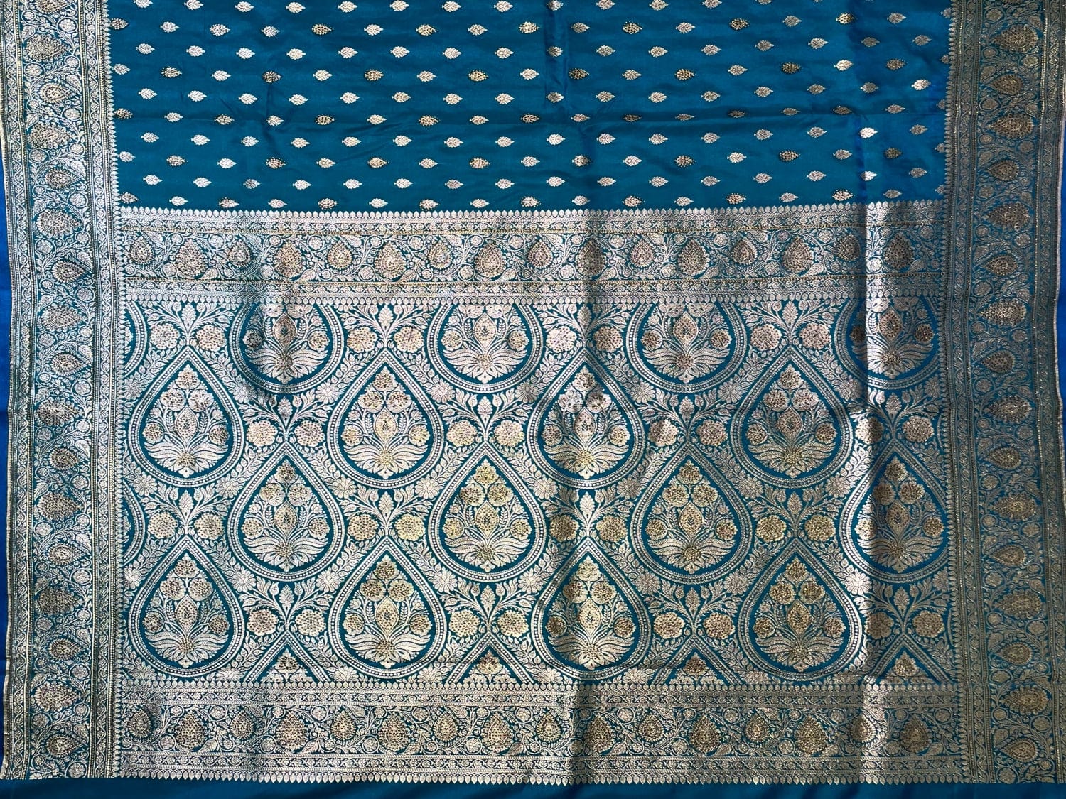 Blue Banaras Katan Silk Saree with Body Butti and Stone Work Design b0382ds