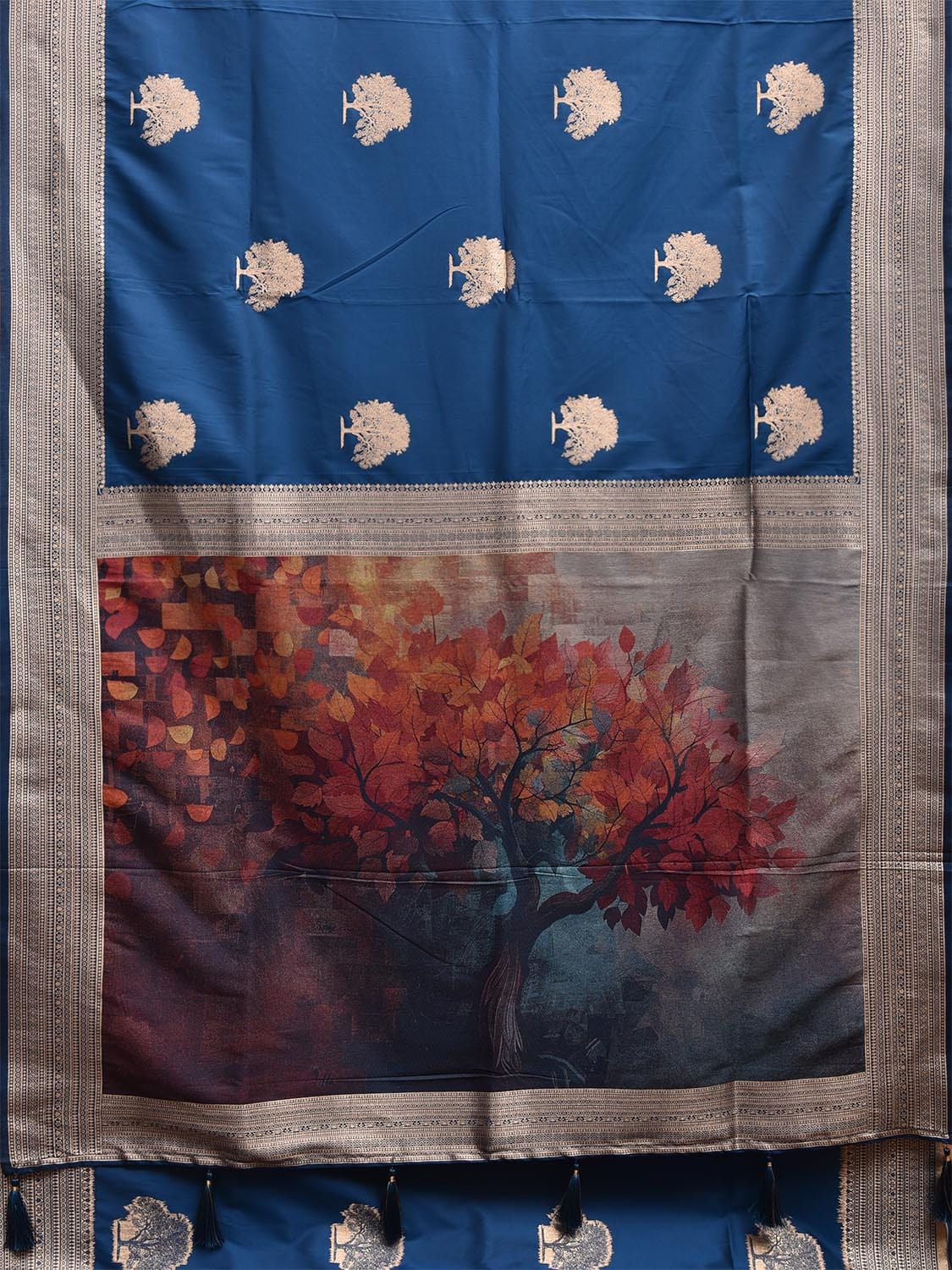Blue E.Jacquard Viscose Silk Saree with Tree Pallu and Buta Design o0557