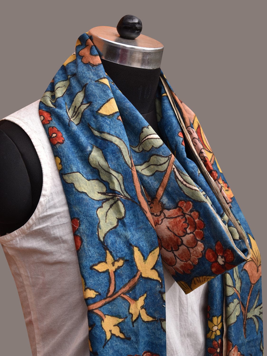 Blue Kalamkari Hand Painted Cotton Handloom Dupatta with Floral Design ds3608