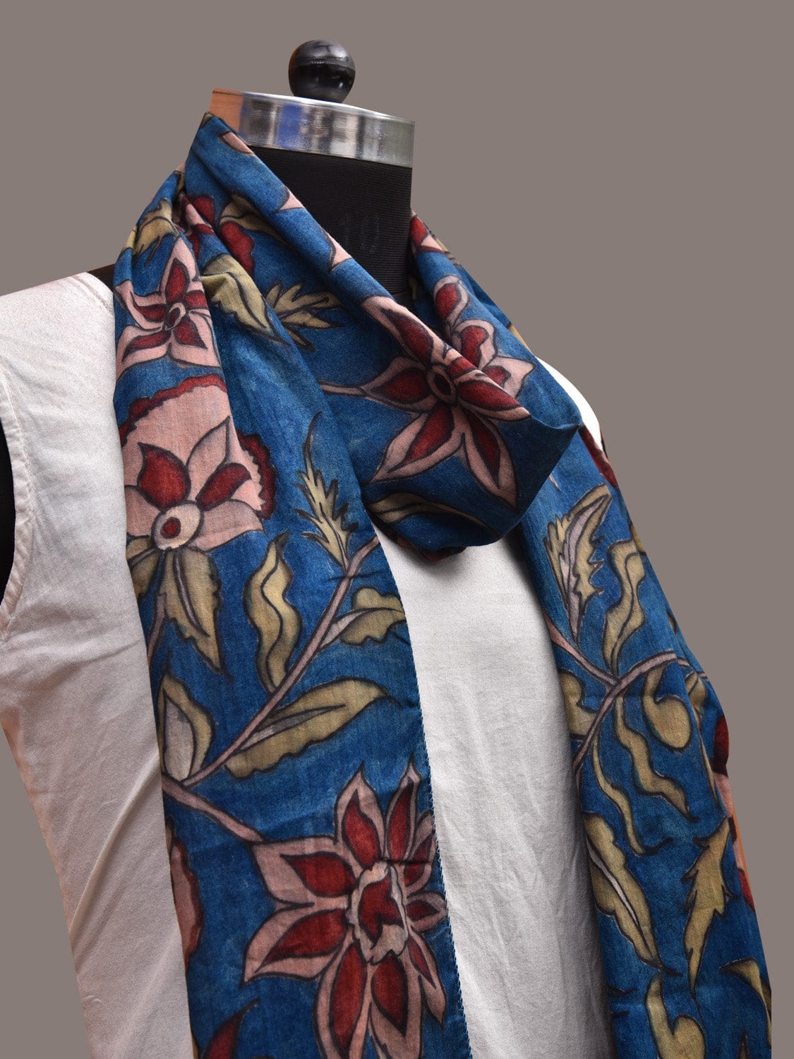 Blue Kalamkari Hand Painted Cotton Stole with Lotus Flowers Design ds3641