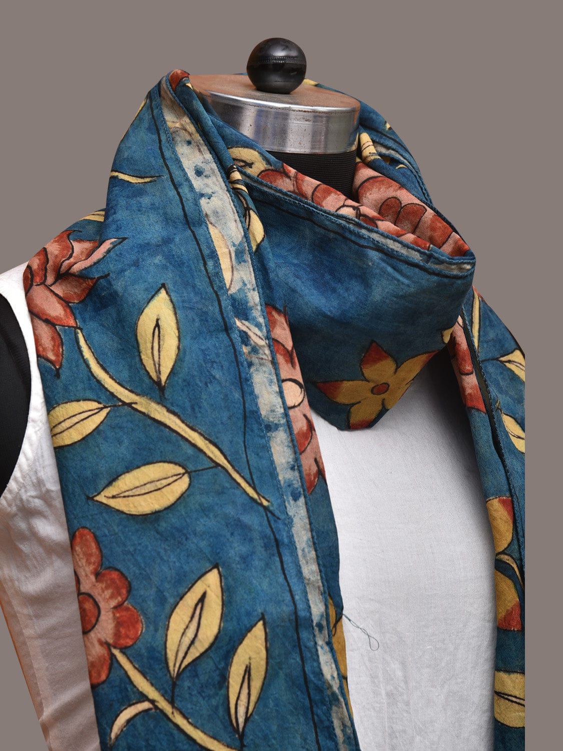 Blue Kalamkari Hand Painted Sico Stole with Floral Design ds3557