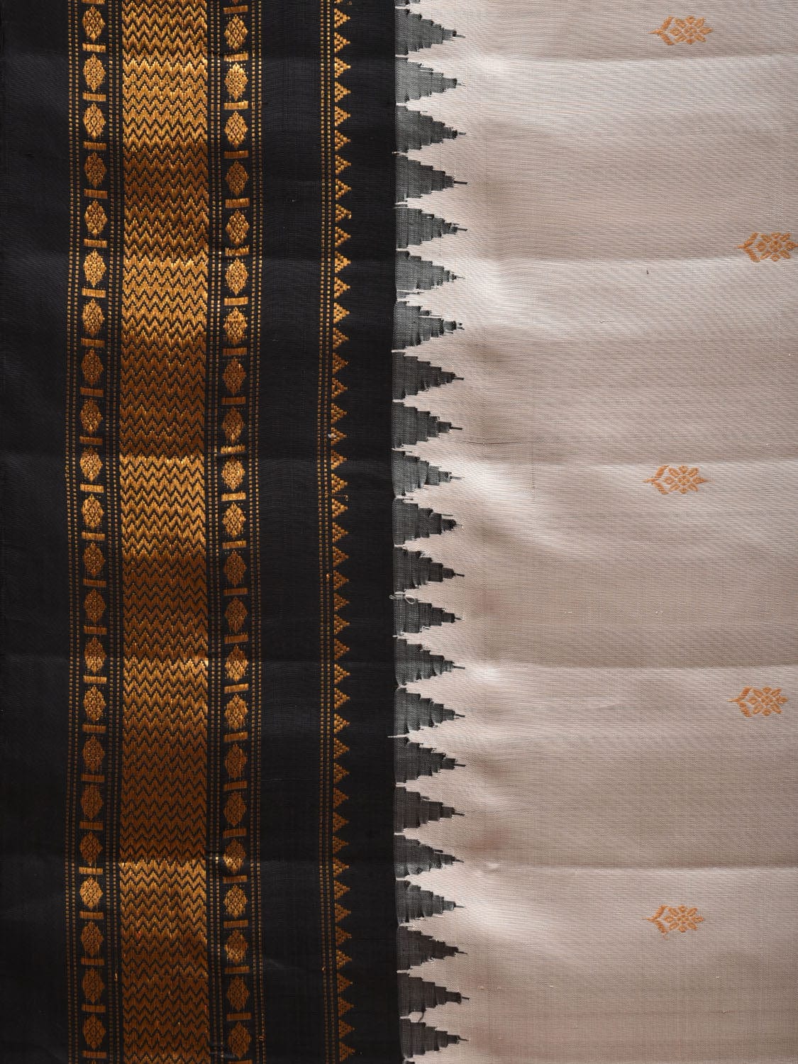 Cream and Black Gadwal Silk Handloom Saree with Mango Pallu and Temple Border Design g0313