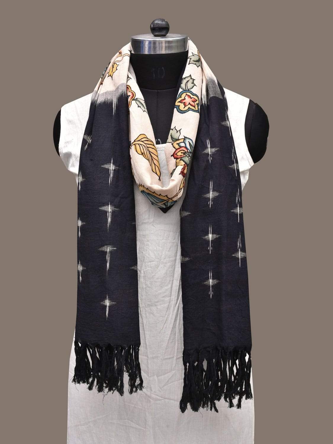Cream and Black Kalamkari Hand Painted Ikat Cotton Handloom Dupatta with Floral Design ds2281