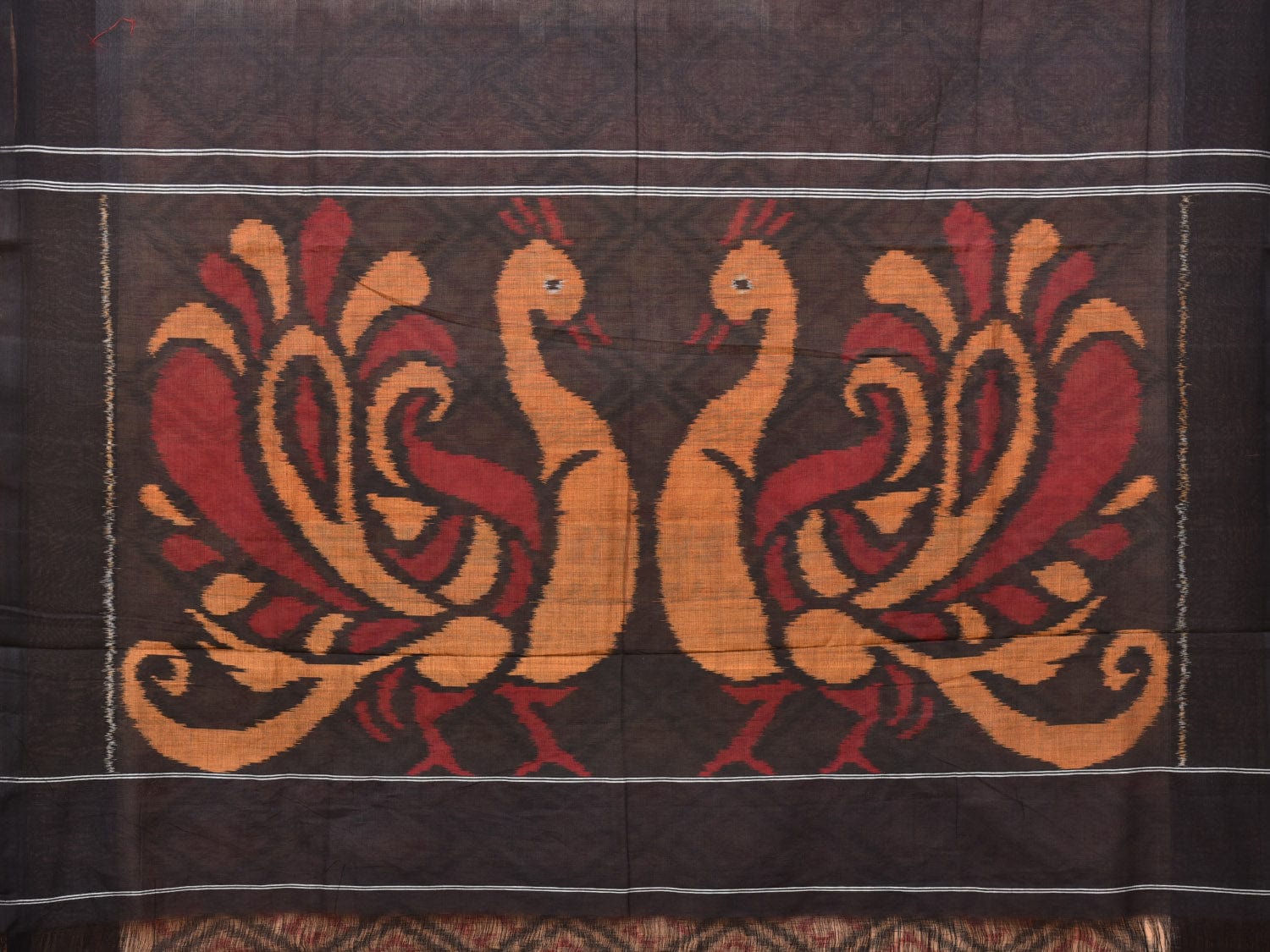 Cream and Black Pochampally Ikat Cotton Handloom Saree with All Over Grill and Peacock Pallu Design i0789