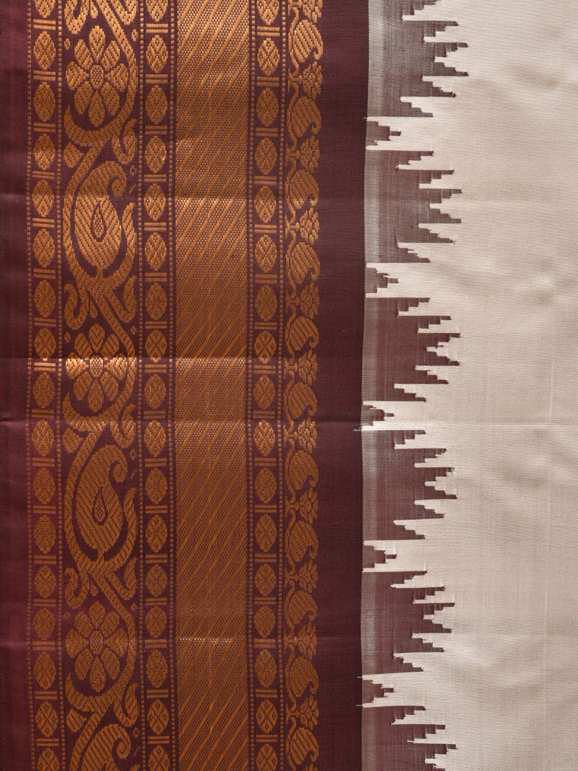 Cream and Brown Gadwal Silk Handloom Saree with Mango Pallu and Border Design g0339