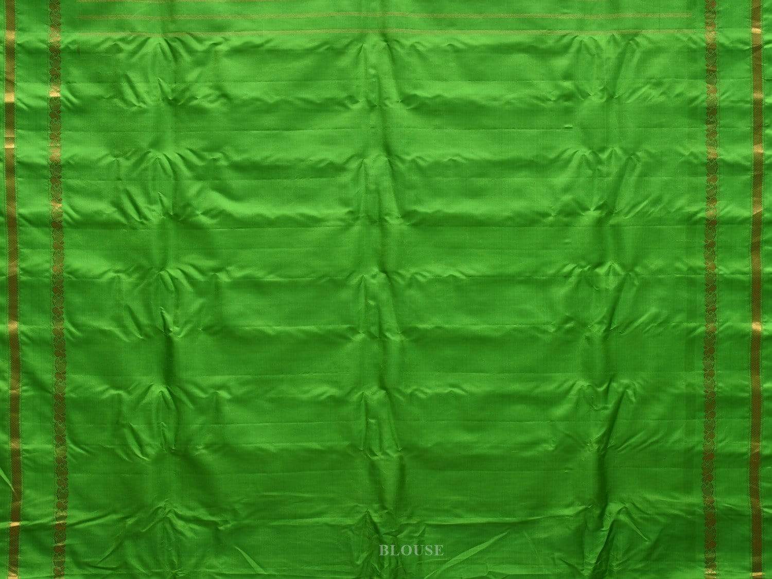 Cream and Green Gadwal Silk Handloom Saree with Checks Design g0282