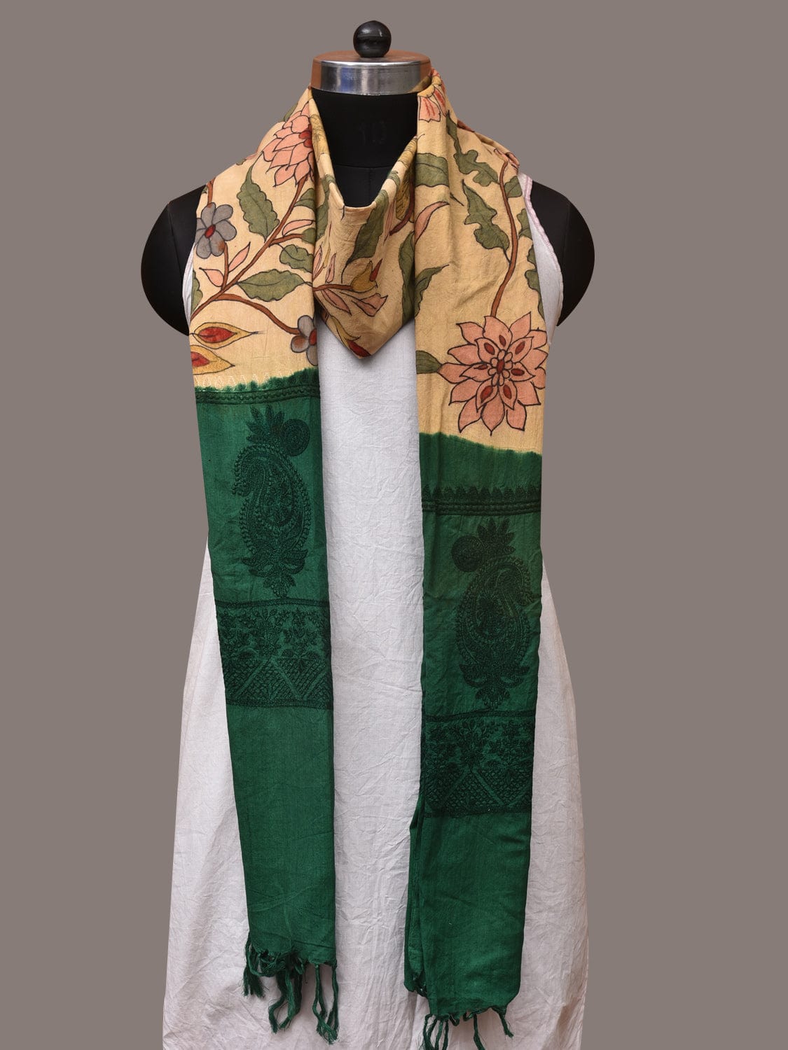 Cream and Green Kalamkari Hand Painted Cotton Silk Handloom Dupatta with Floral and Embroidery Design ds3496