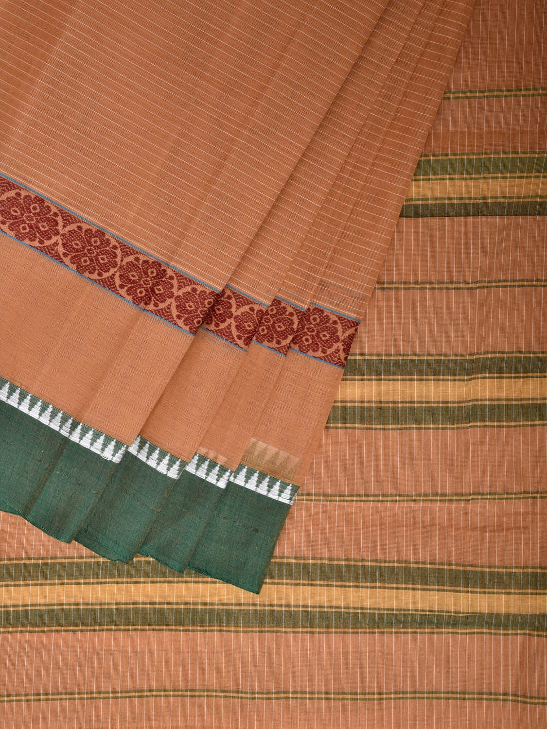 Cream and Green Narayanpet Cotton Handloom Saree with Strips Design Kalamkari Blouse np1116