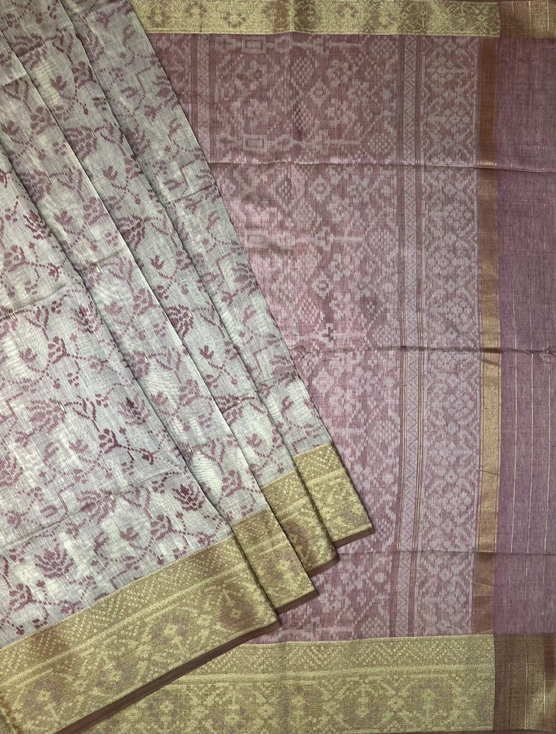 Cream and Light Pink Dhakai Jamdani Cotton Viscose Saree with Geometrical Cut Work and Zari Border Design dj0033